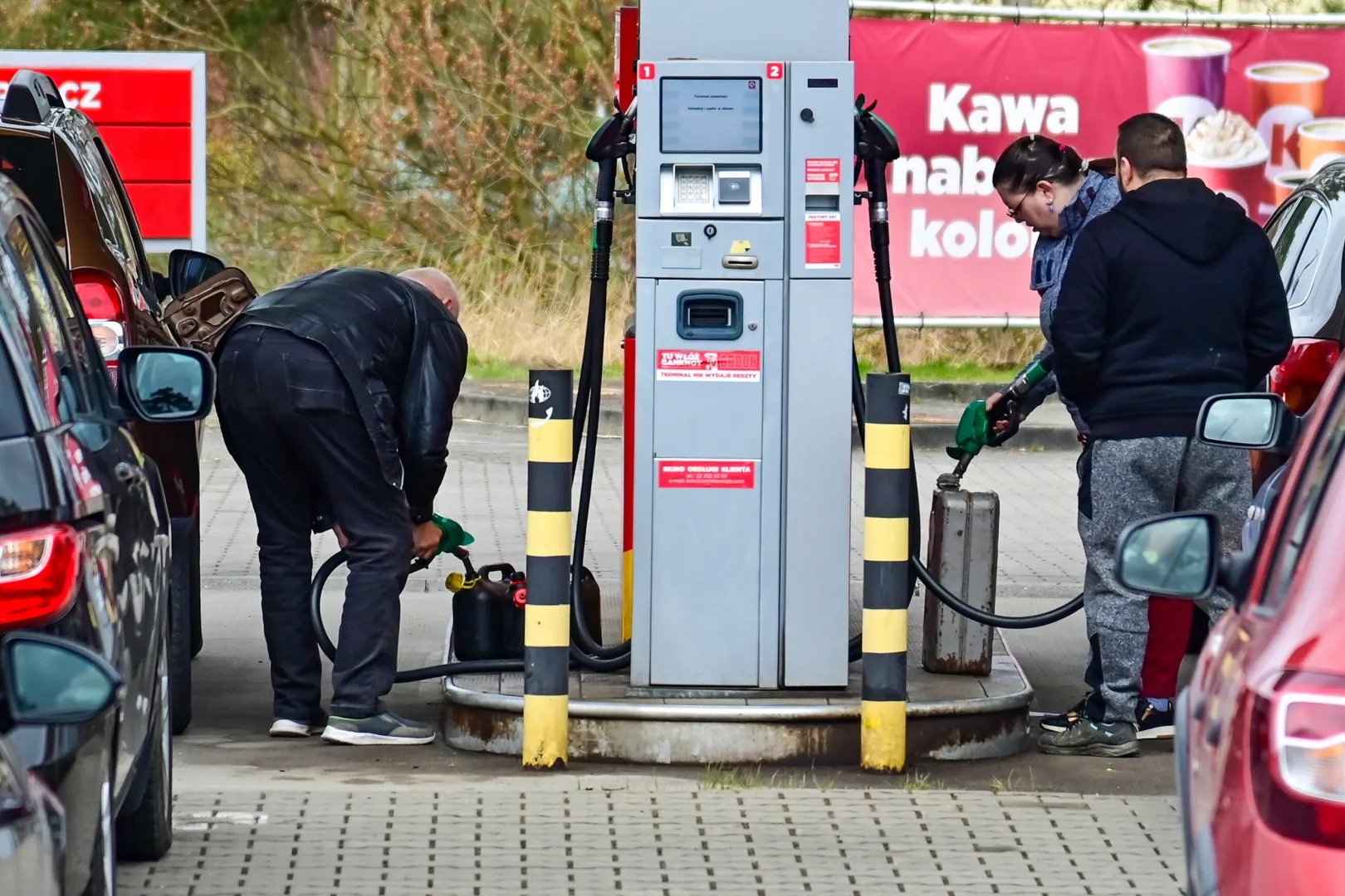 Stacja paliw (zdjęcie ilustracyjne). Fot. PAP/Marcin Bielecki