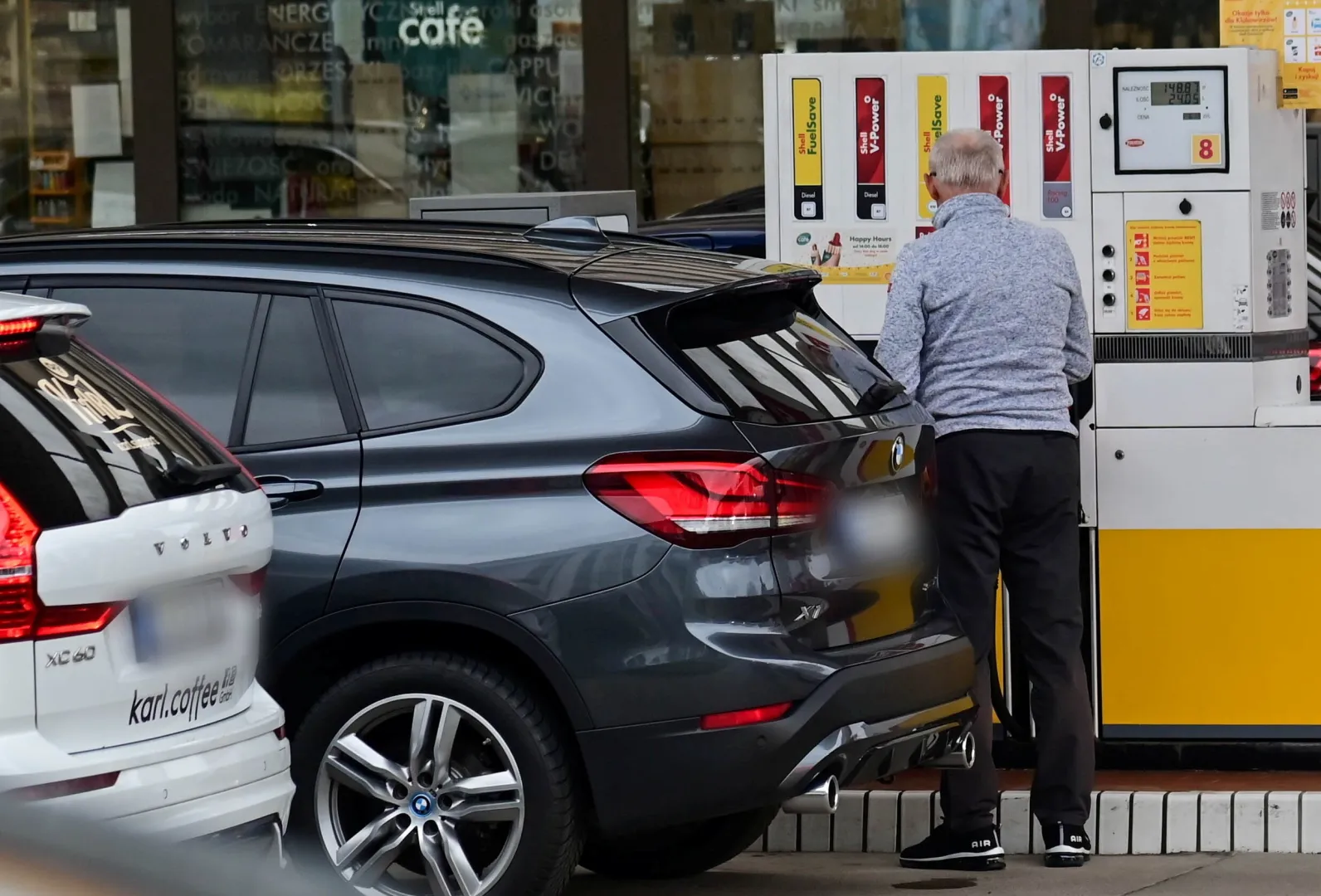 Cena maksymalna obowiązuje od dnia następującego po jej publikacji w Monitorze Polskim. Fot. PAP/	Marcin Bielecki