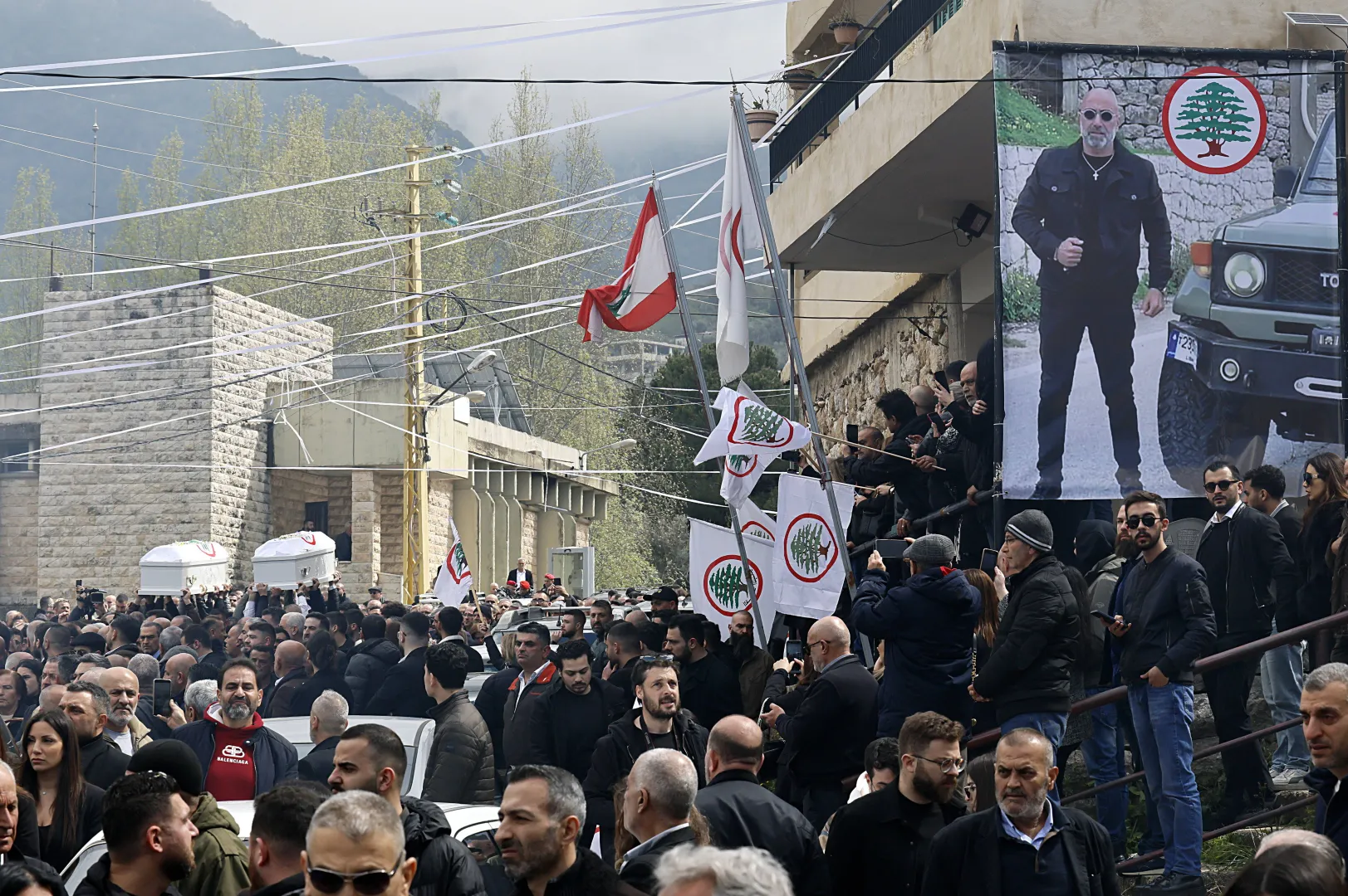 Pierre Mouawad, szef centrum Sił Libańskich (LF) w Yahchouch, i jego żona Flavia zostali zabici w izraelskim ataku na budynek w chrześcijańskim mieście Ain Saadeh. Fot. PAP/EPA/	WAEL HAMZEH