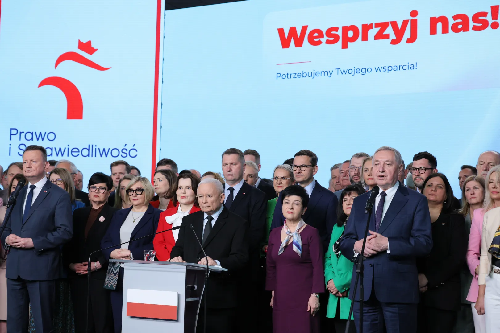 Prezes PiS Jarosław Kaczyński i politycy ugrupowania Fot. PAP/Rafał Guz