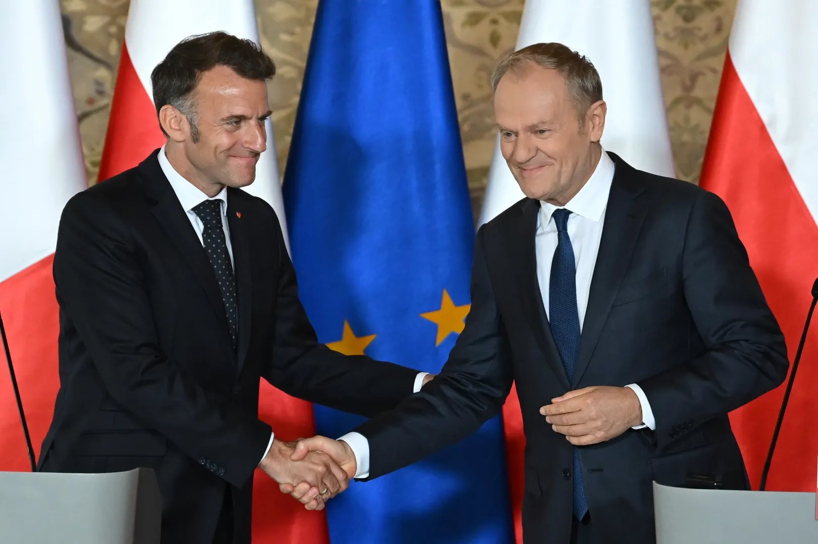 Premier Donald Tusk i prezydent Francji Emmanuel Macron. Fot. PAP/Adam Warżawa
