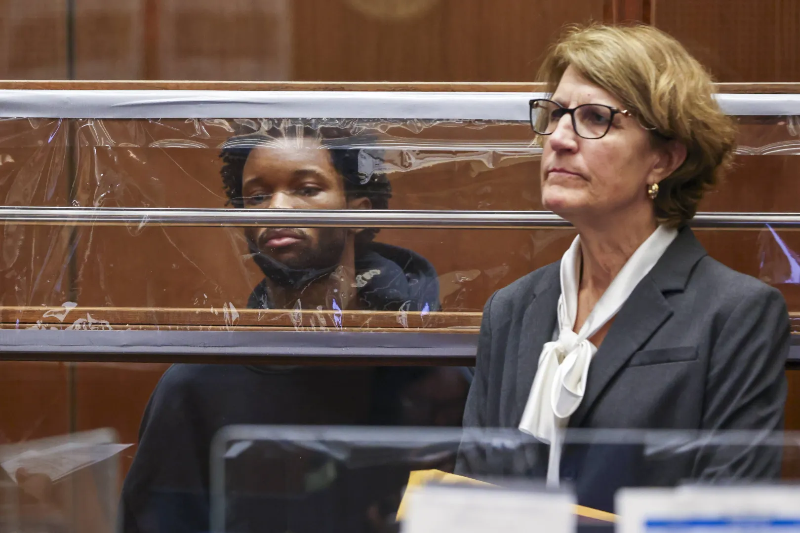 Anthony "D4vd" Burke i obrońca Marilyn Bednarski. Fot. PAP/EPA/TED SOQUI 