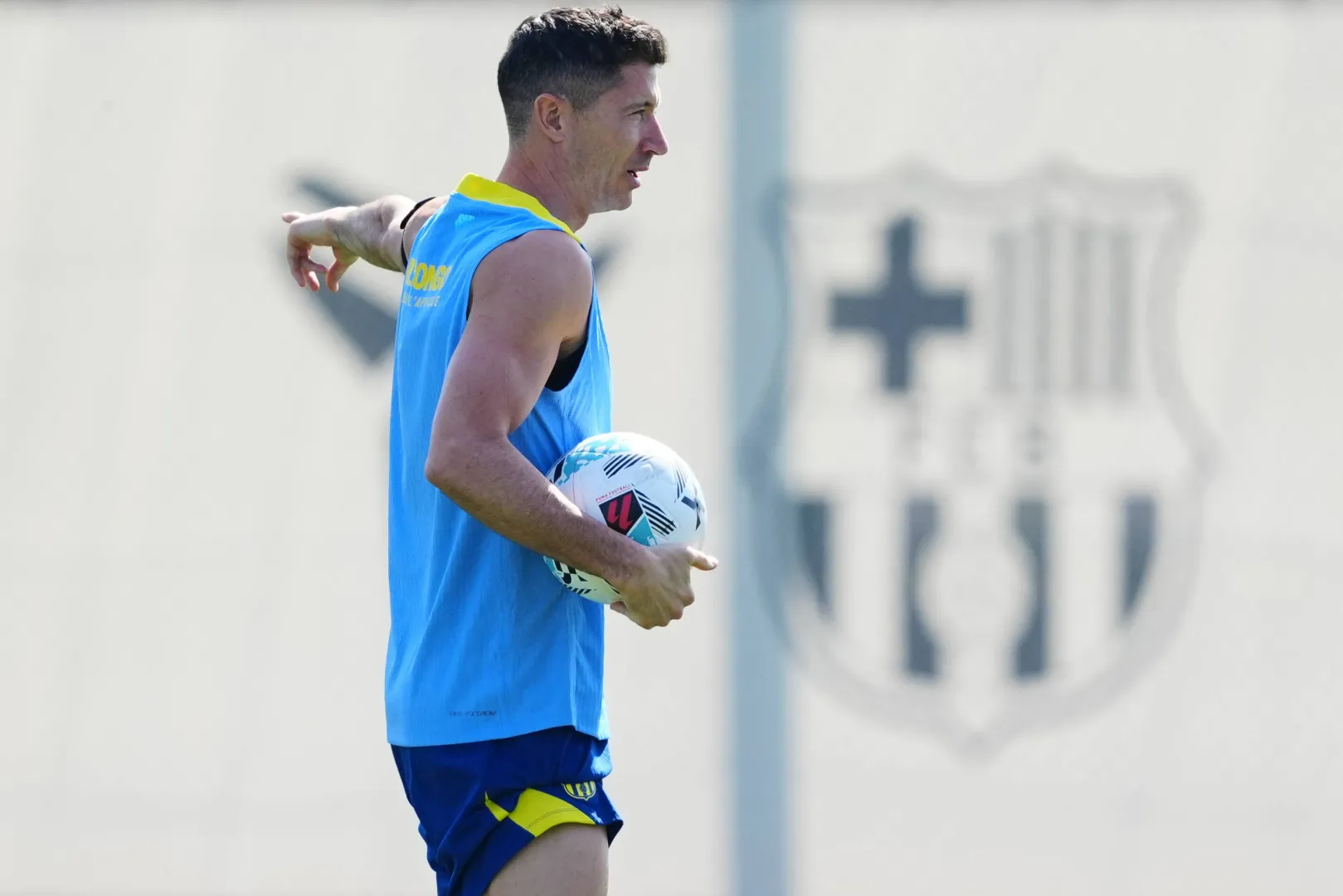 Robert Lewandowski podczas treningu, fot. PAP/EPA/EFE/Alejandro Garcia