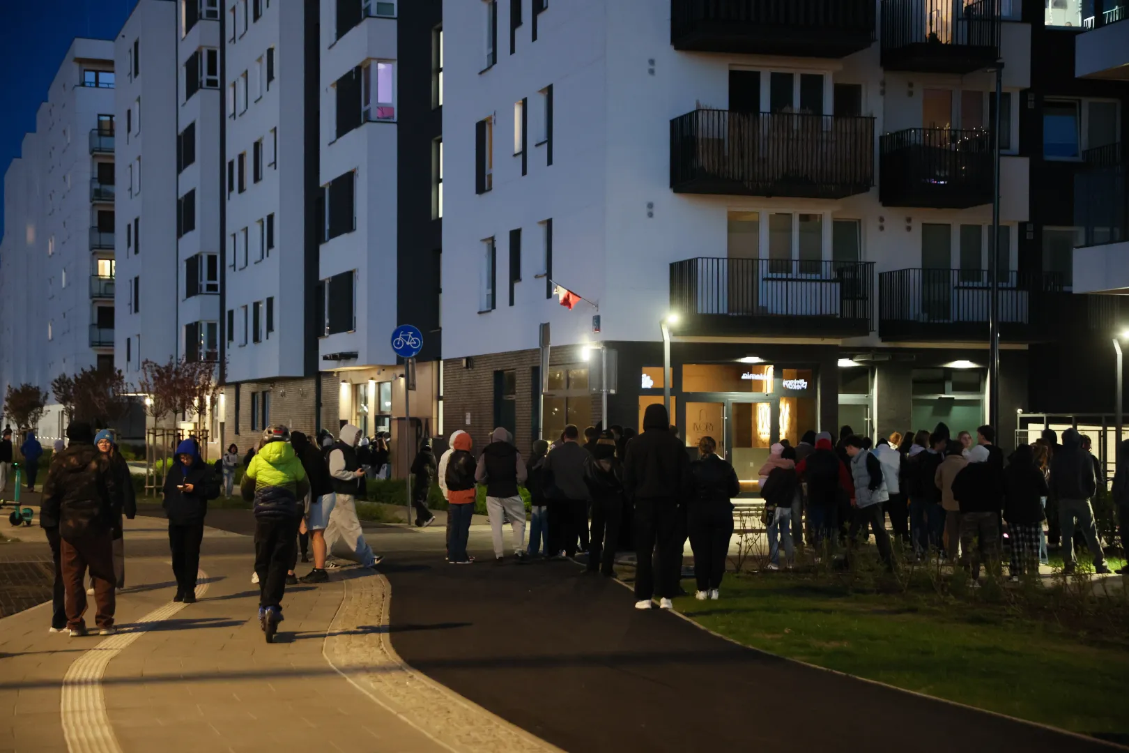 Miejsce prowadzenia zbiórki influencera Patryka „Łatwoganga” Garkowskiego. Fot. PAP/Leszek Szymański