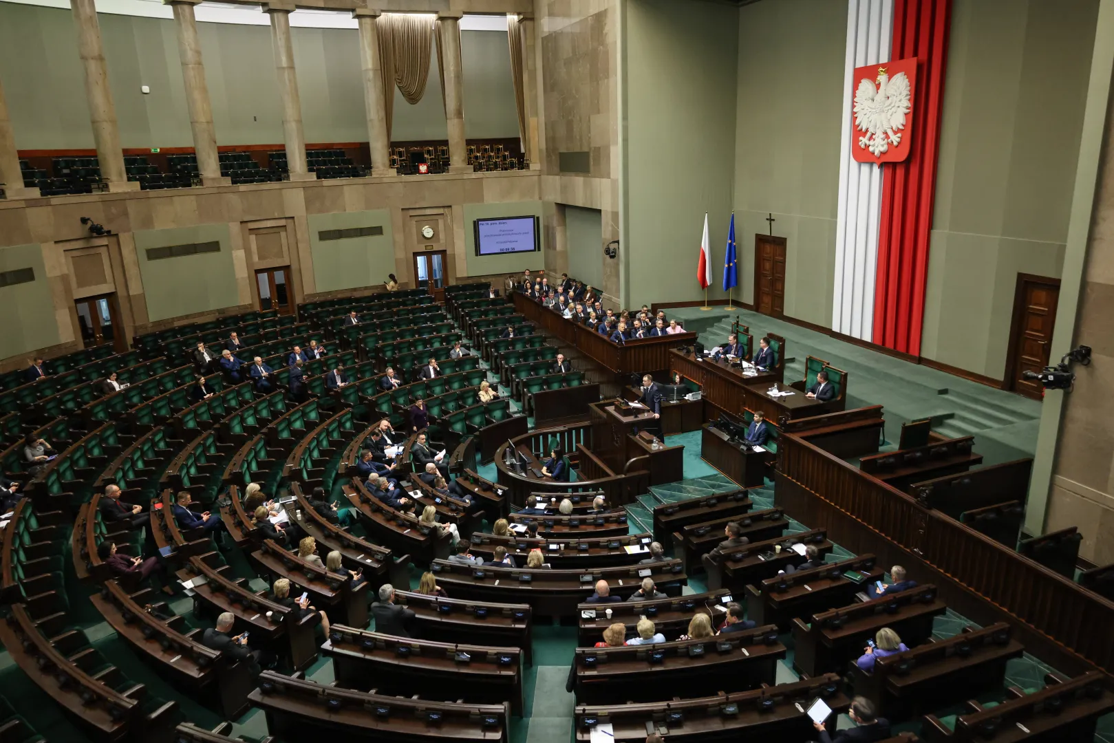  Posłowie na sali plenarnej Sejmu. Fot.  PAP/Albert Zawada