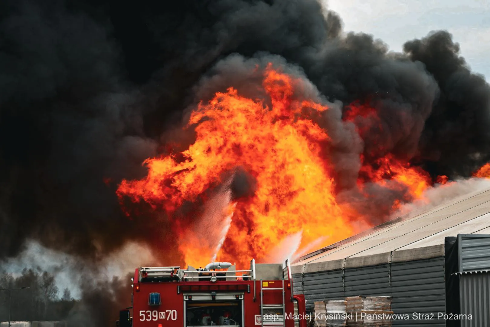 Trwa akcja służb. Fot. FB/Państwowa Straż Pożarna