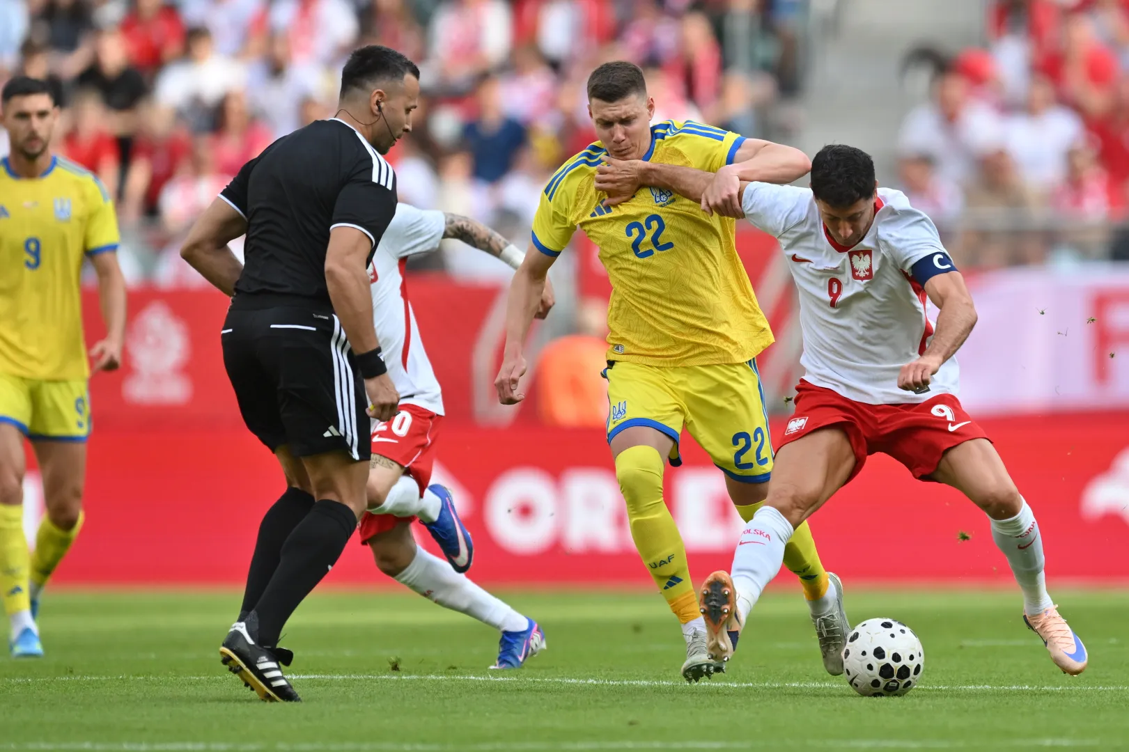 Robert Lewandowski Mykoła Matwijenko. Fot. PAP/Maciej Kulczyński