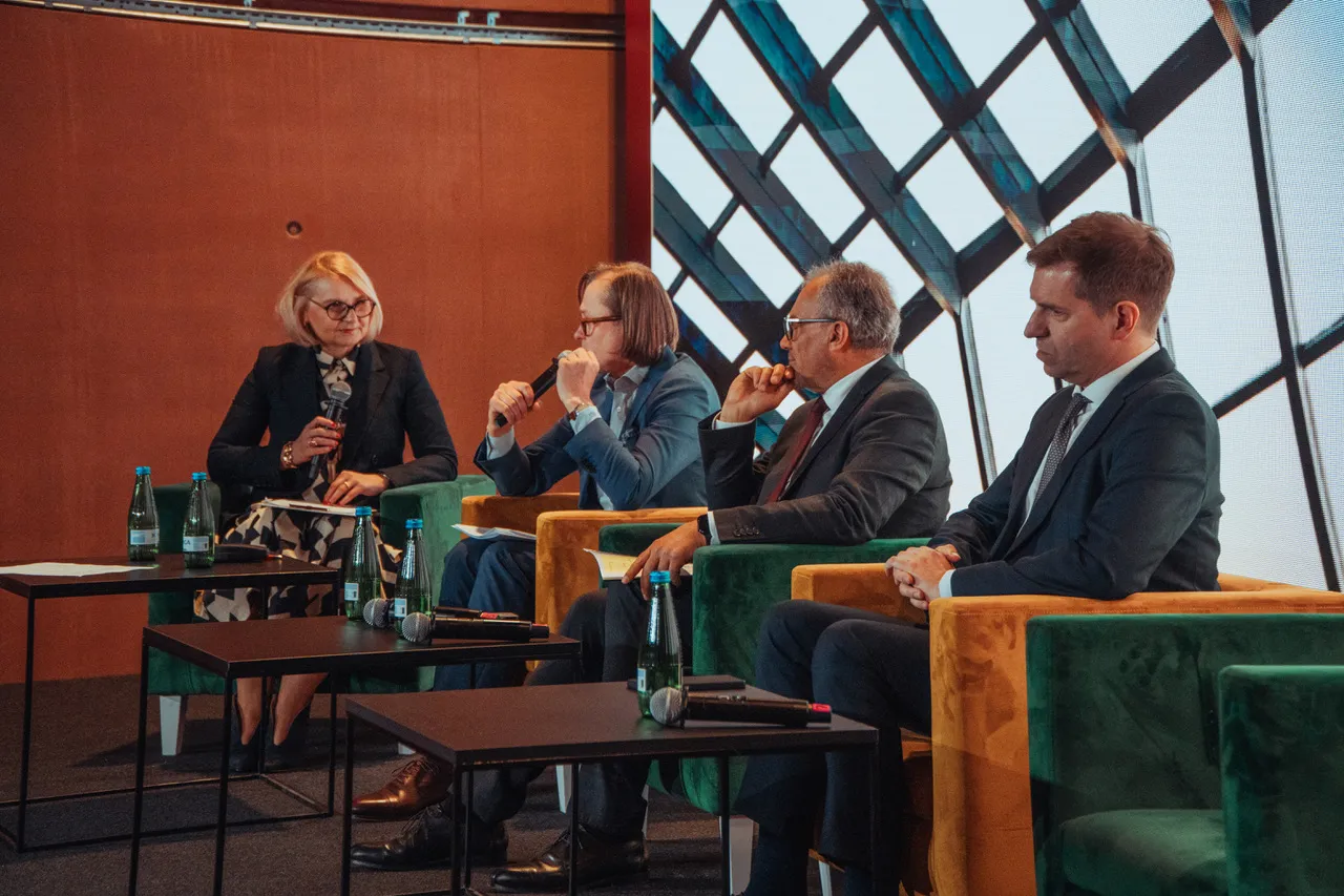 Uczestnicy dyskusji "Wielki Port. Czy Port Polska wzmocni konkurencyjność polskiej gospodarki". Fot. Polski Kongres Gospodarczy