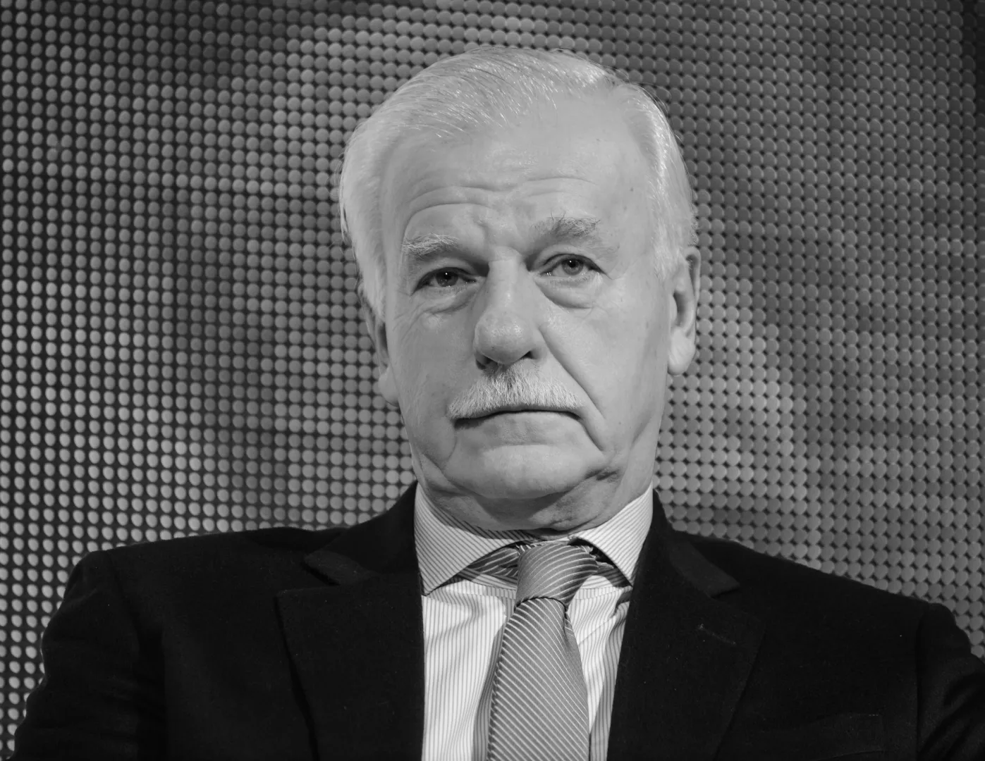 W środę na warszawskim Wilanowie odbędą się uroczystości pogrzebowe Andrzeja Olechowskiego. Fot. PAP/	Jakub Kamiński