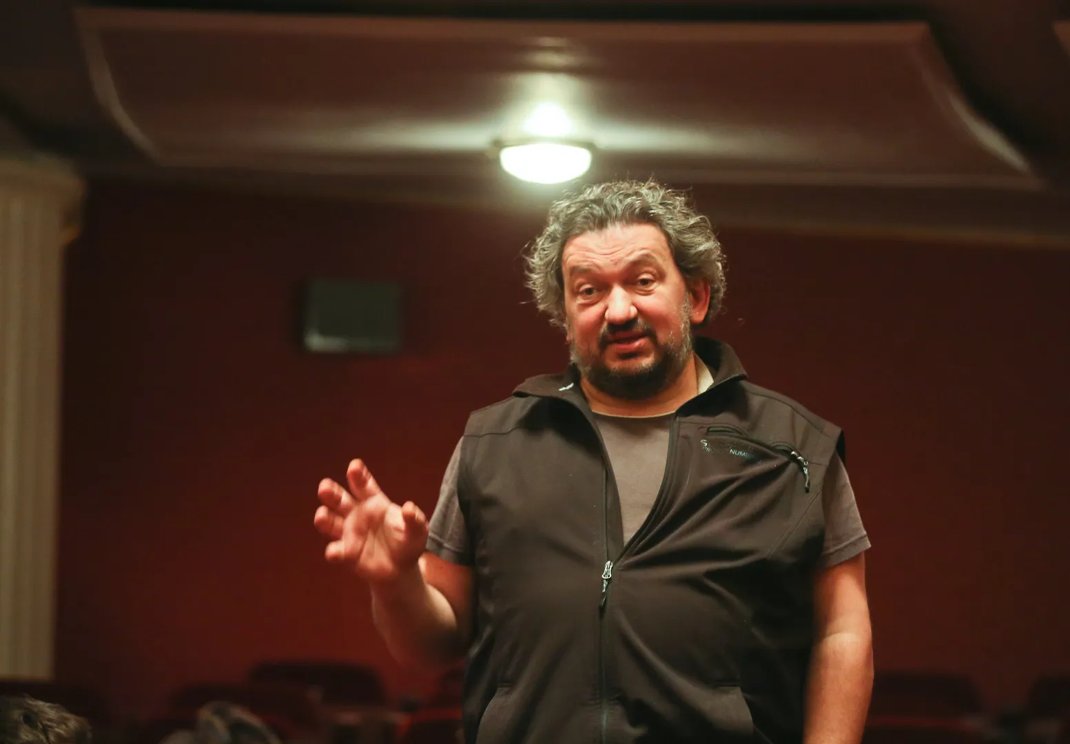 Reżyser Vlad Troicki, podczas próby medialnej spektaklu "Ukraiński Dekameron"  w Teatrze Polskim. 2016 r. Fot. PAP/Rafał Guz