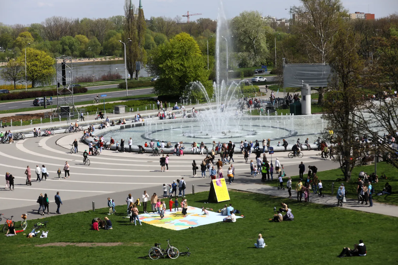  Piknik Europejski, zorganizowany z okazji rocznicy wstąpienia Polski do struktur Unii Europejskiej. Zdj. ilustracyjne. Fot.  PAP/Rafał Guz