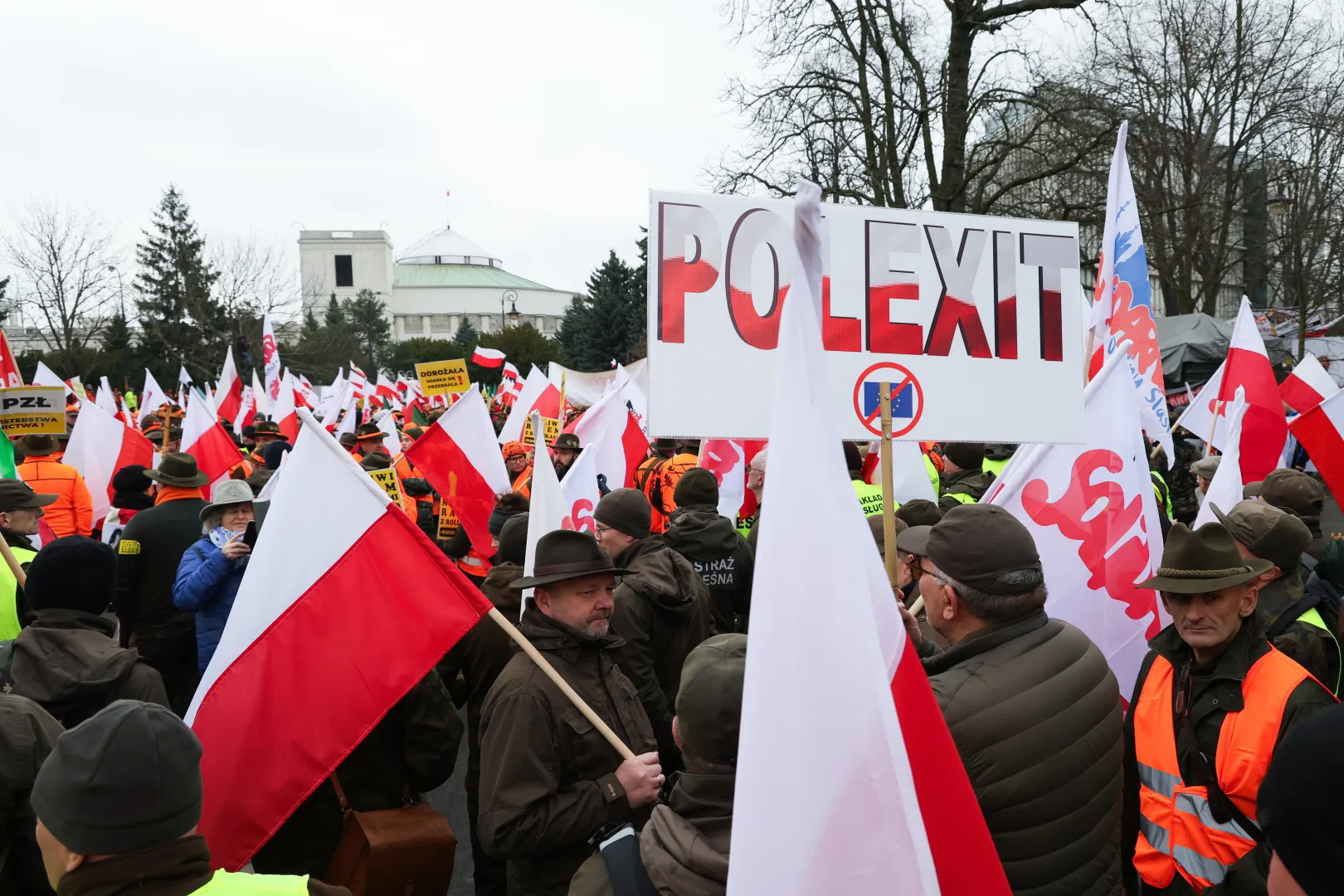 Протест польских фермеров под зданием польского Сейма. Fot. PAP/Paweł Supernak