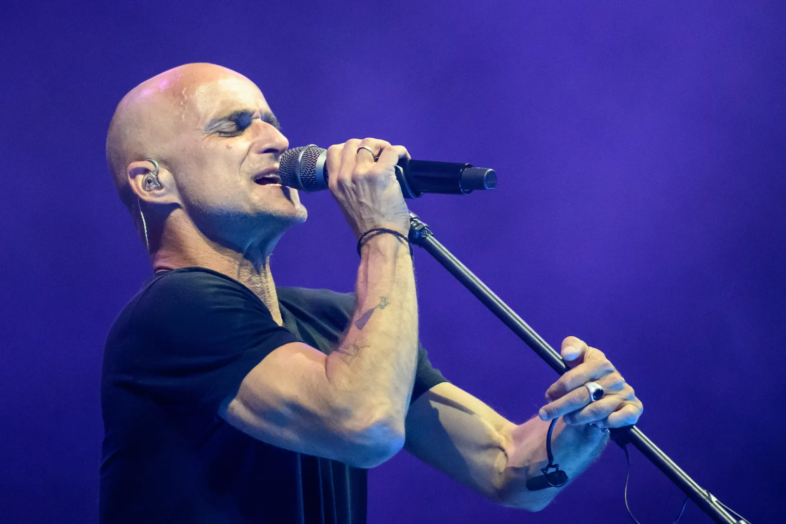 Artur Rojek. Fot. PAP/Jakub Kaczmarczyk