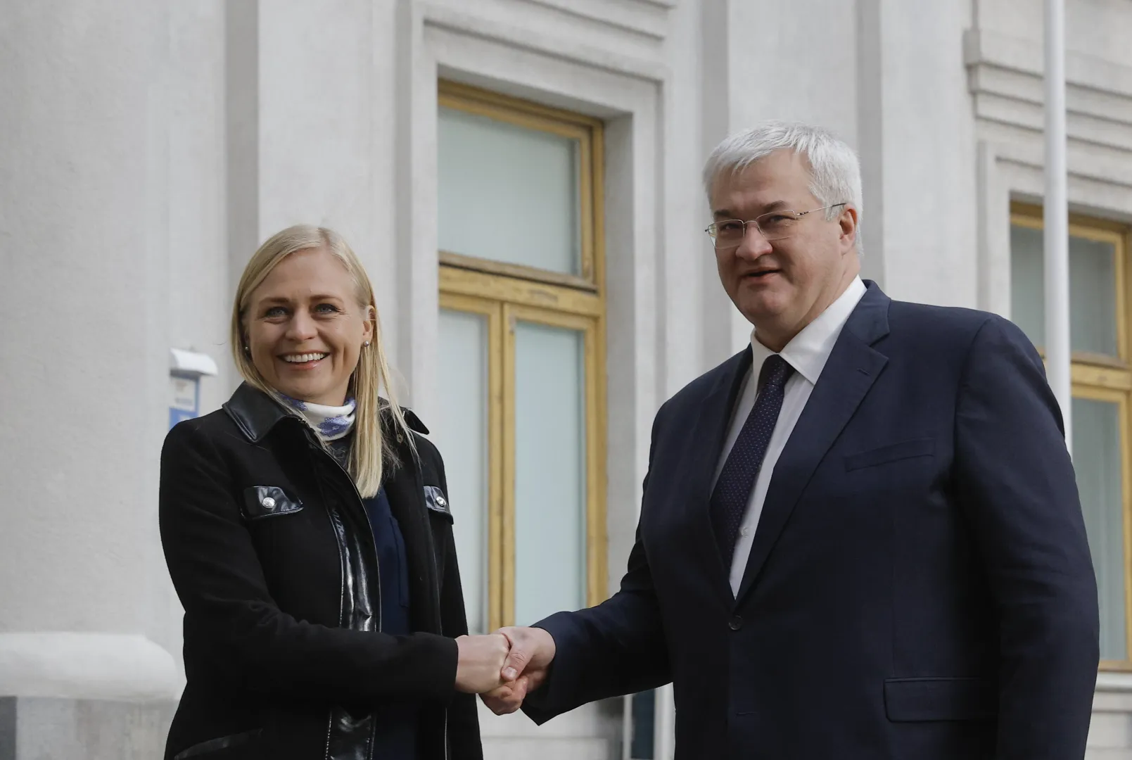 Еліна Валтонен та Андрій Сибіга, 8 січня, 2025 р. Fot. PAP/EPA/SERGEY DOLZHENKO