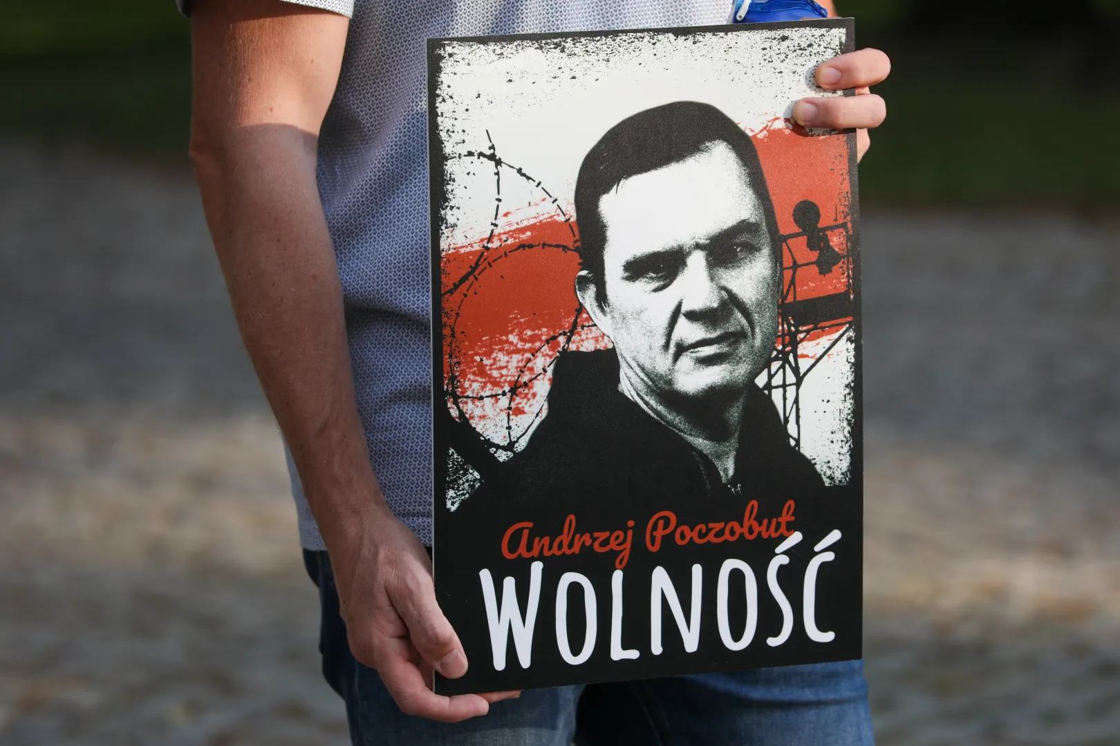 Andrzej Poczobut, dziennikarz i działacz mniejszości polskiej na Białorusi, który przebywał w więzieniu od 2021 roku. Fot. PAP/	Artur Reszko