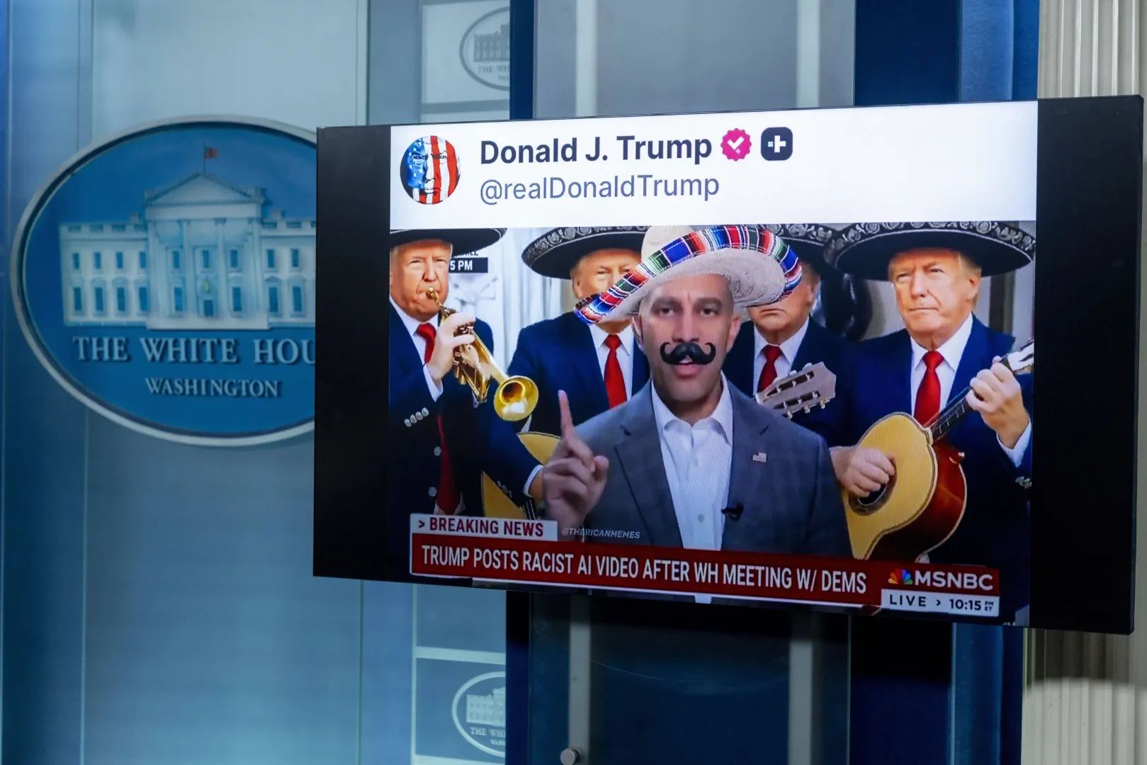 Opublikowane przez prezydenta USA Donalda Trumpa zdjęcie wygenerowane przez AI. Zdjęcie ilustracyjne. Fot. EPA/SHAWN THEW