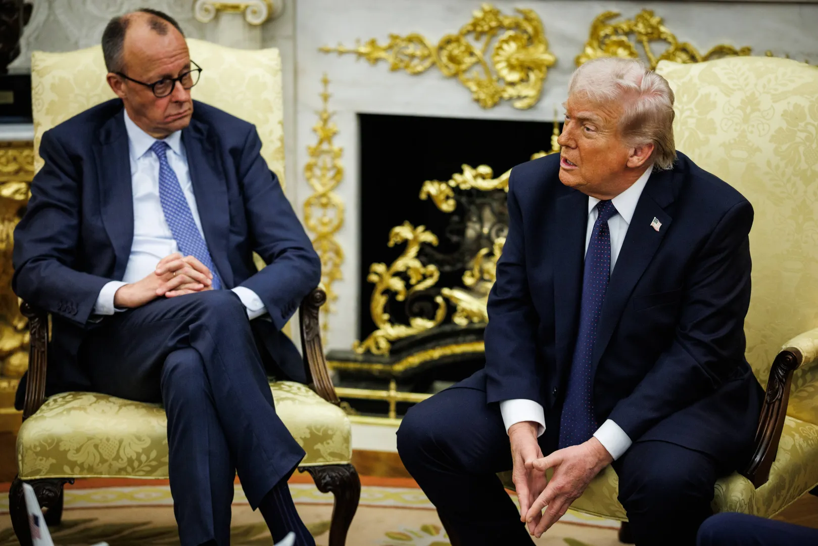 Kanclerz Niemiec Friedrich Merz i prezydent USA Donald Trump. Fot. PAP/EPA/	SAMUEL CORUM / POOL