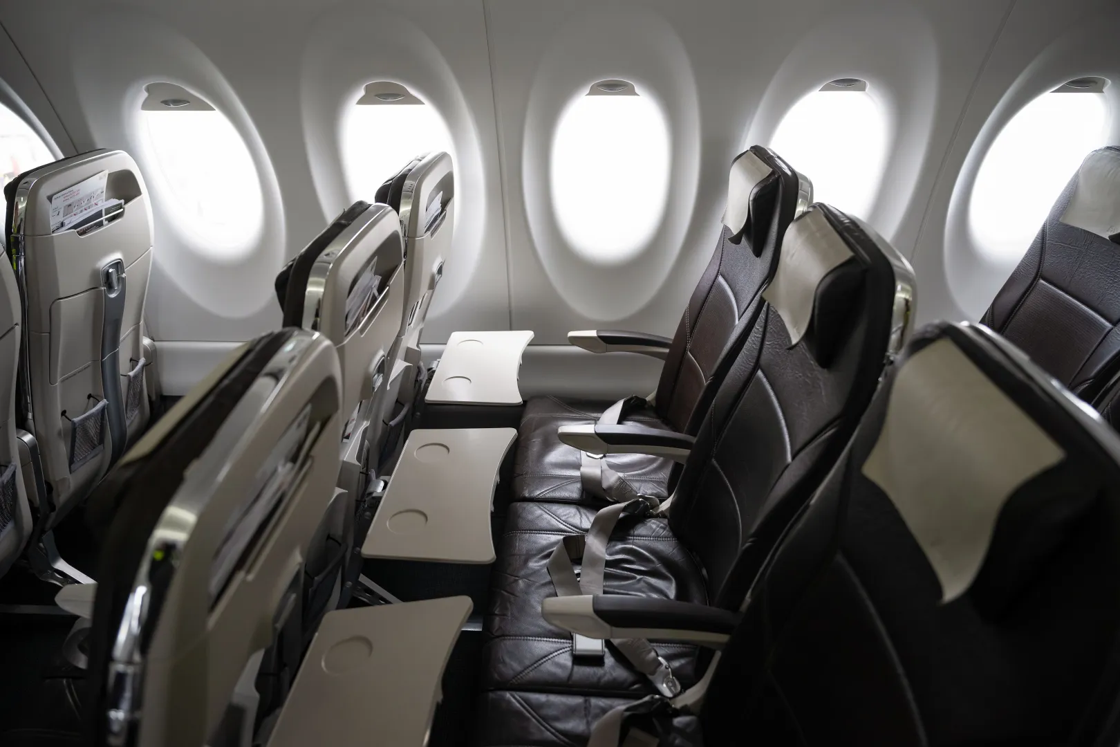 Zdaniem szefa taniego przewoźnika Ryanair, Michaela O'Leary'ego, europejskie linie lotnicze przygotowują się na kolejne redukcje lotów. Fot. PAP/	Jakub Kaczmarczyk
