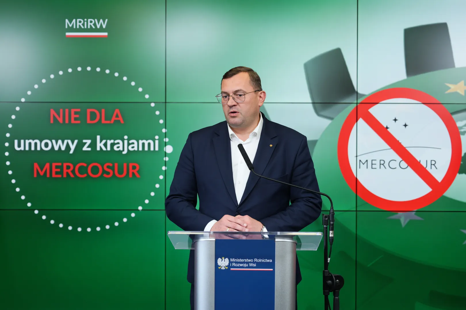 Министр сельского хозяйства Польши Стефан Краевский на брифинге, касающемся подачи иска против соглашения ЕС с МЕРКОСУР. 24.04.2026 г. Варшава.Fot. PAP/Paweł Supernak