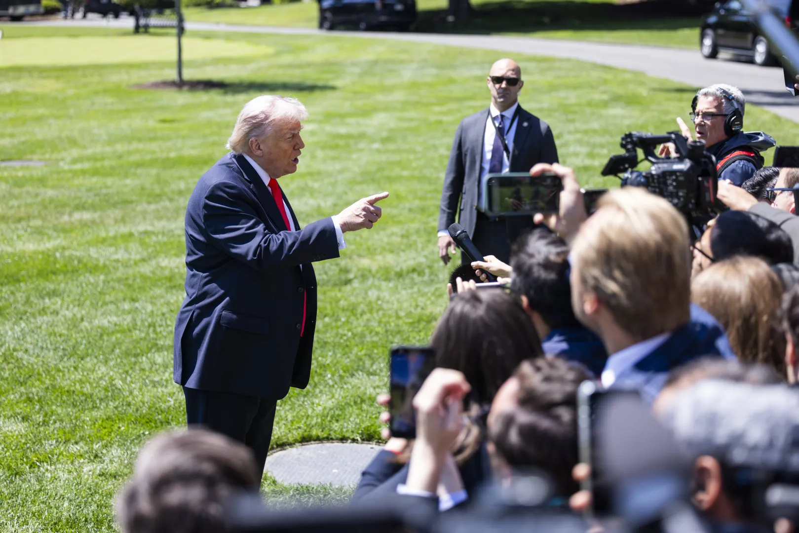 Prezydent USA Donald Trump. Fot. PAP/EPA/JIM LO SCALZO / POOL