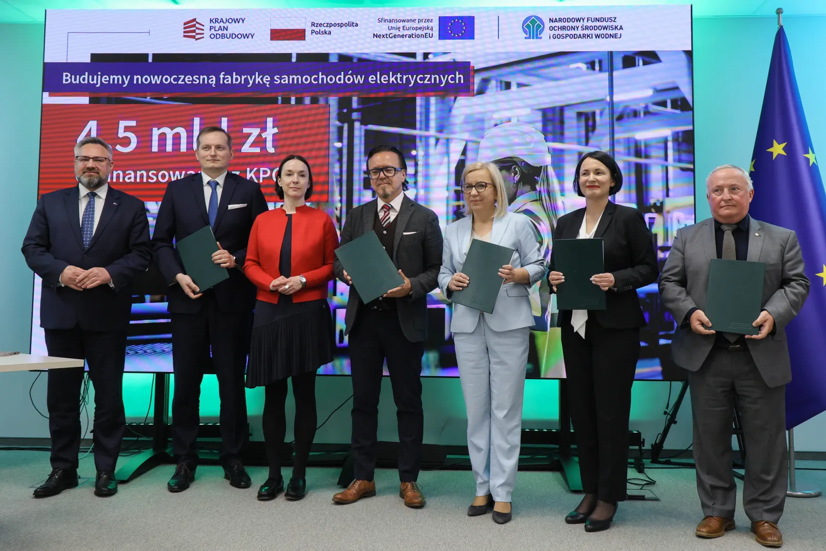 4,5 mld zł z KPO na projekt „Polski Hub Elektromobilności”. Fot. PAP/Paweł Supernak