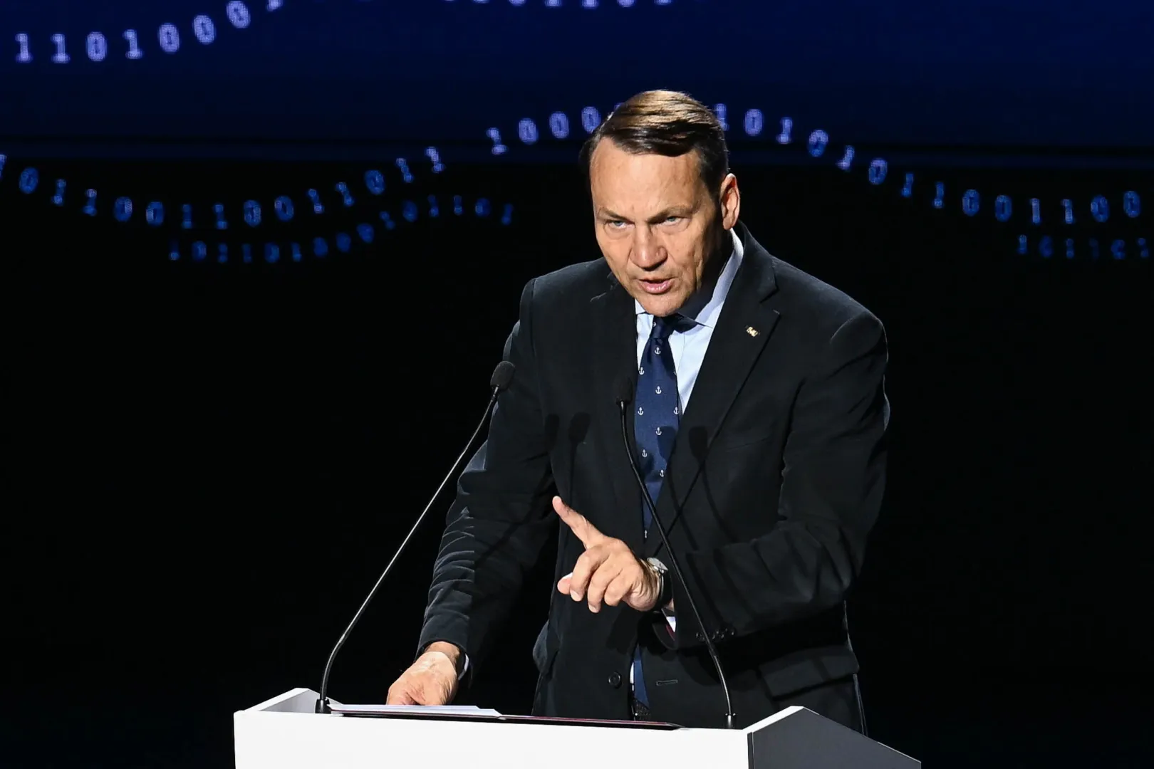 Radosław Sikorski. Fot. PAP/Marcin Bielecki