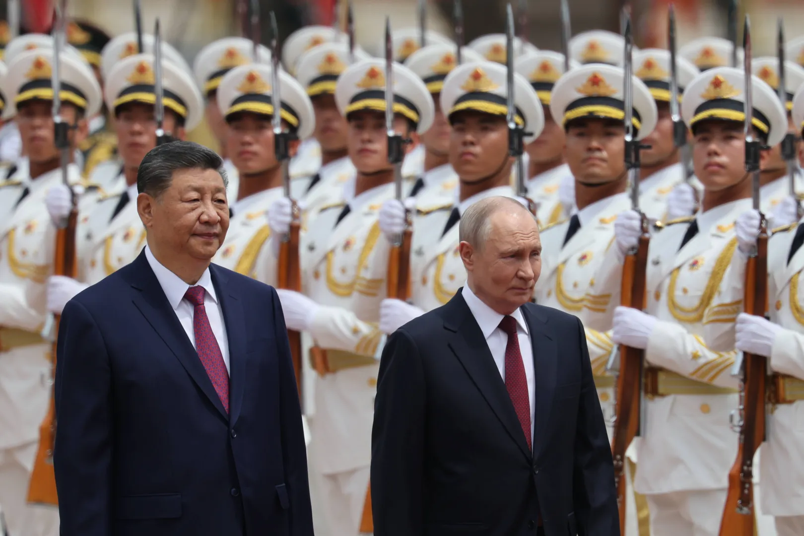 Przywódca Chin Xi Jinping i przywódca Rosji Władimir Putin. Fot. PAP/EPA/Maxim Shemetov / POOL 
