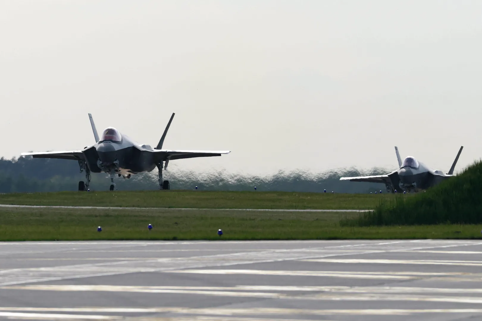 Приліт перших трьох літаків F-35. Fot. PAP/Marian Zubrzycki
