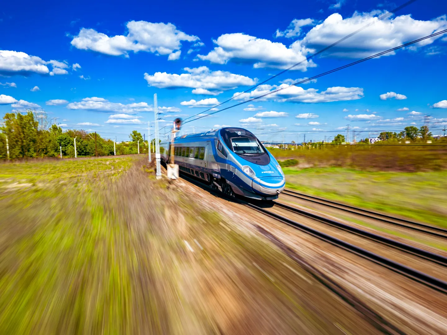 Na odcinku KDP Łódź – Wrocław przewidziano podstacje trakcyjne Pabianice, Kuźnica-Czajków i Dziadowa Kłoda. Fot. X/PKP Intercity (zdjęcie ilustracyjne)