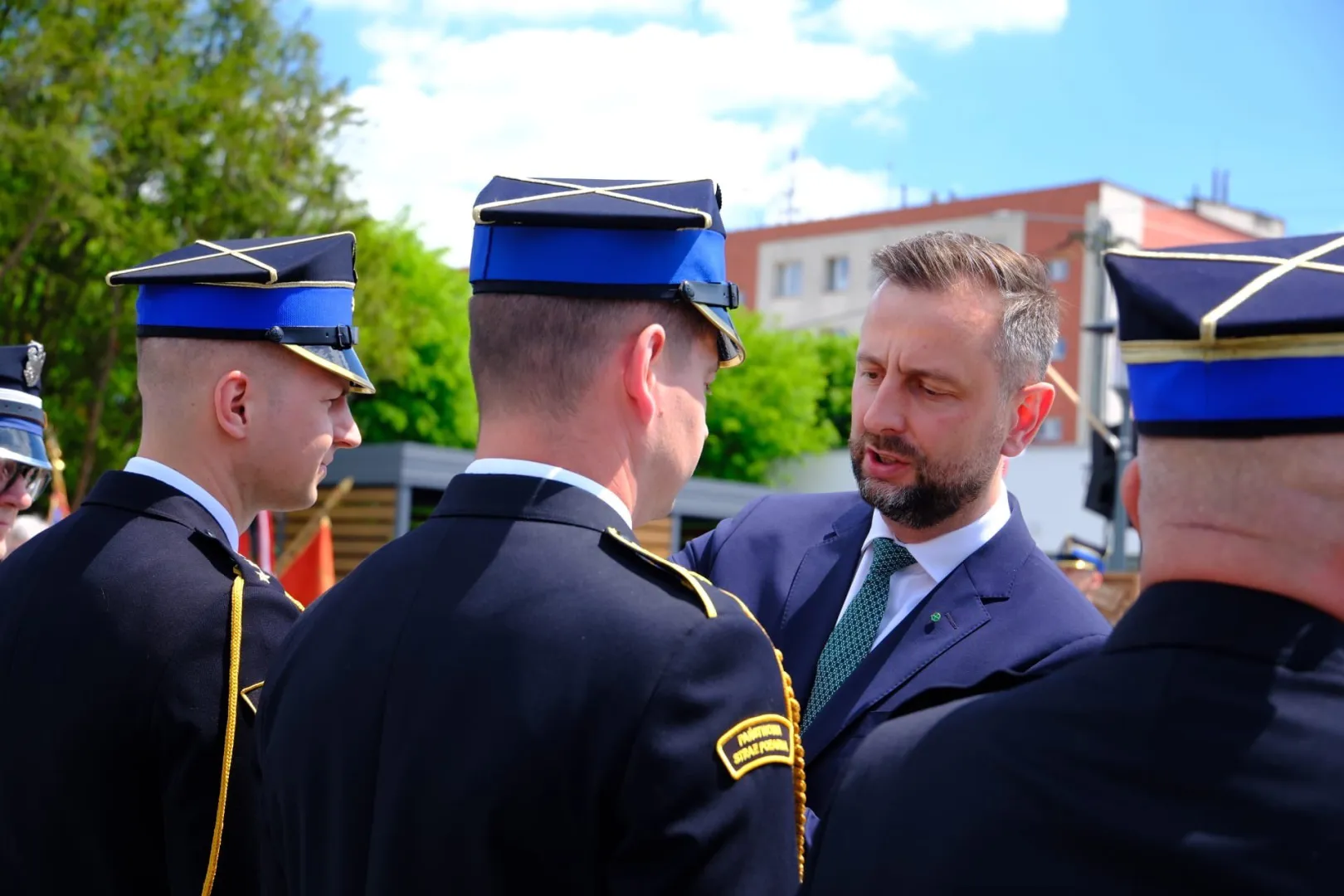 Władysław Kosiniak-Kamysz wziął udział w obchodach Dnia Strażaka w Dąbrowie Tarnowskiej. Fot. Władysław Kosiniak-Kamysz/X