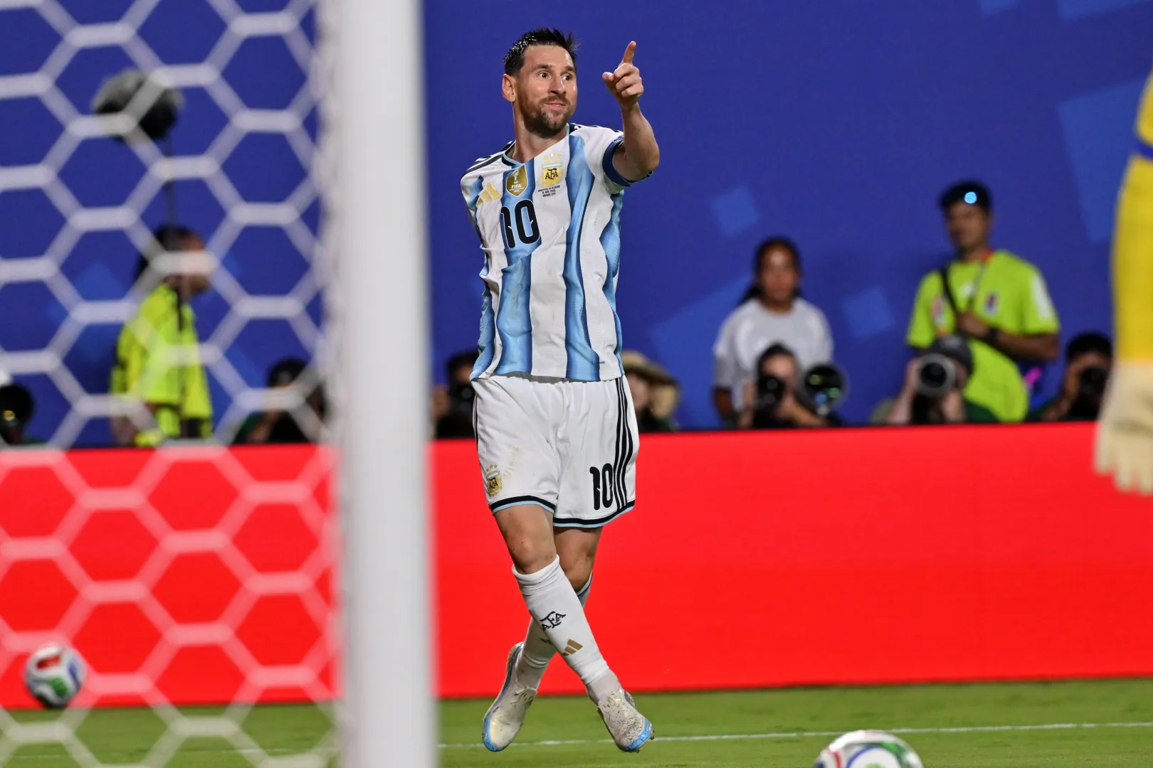 Lionel Messi. Fot. PAP/EPA/AMY KONTRAS