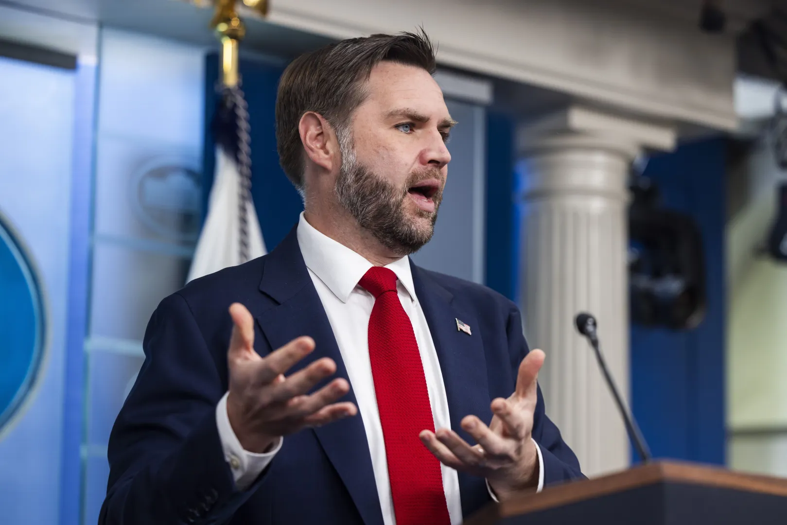JD Vance Fot. PAP/EPA/JIM LO SCALZO