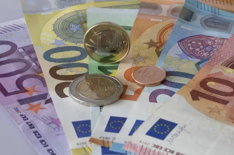 Euro. Fot. PAP/DPA/Robert Schmiegelt/Geisler-Fotopr