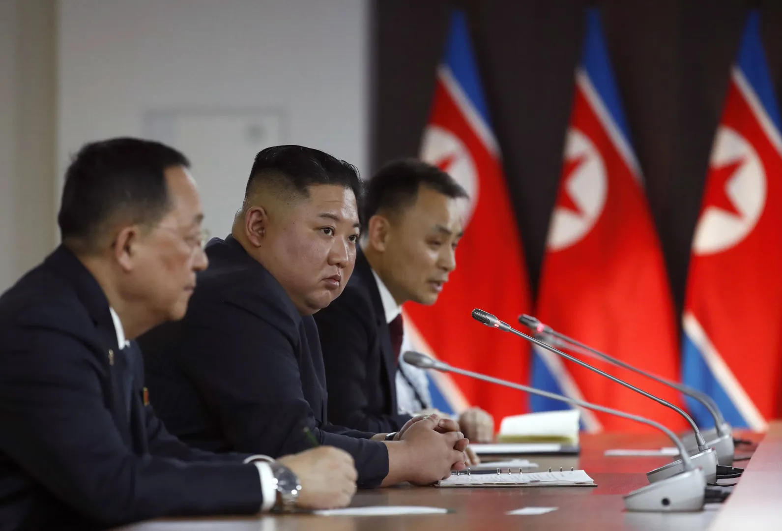 Kim po raz pierwszy użył wobec Japonii tak mocnych słów. Fot. 	PAP/EPA/SERGEI ILNITSKY / POOL