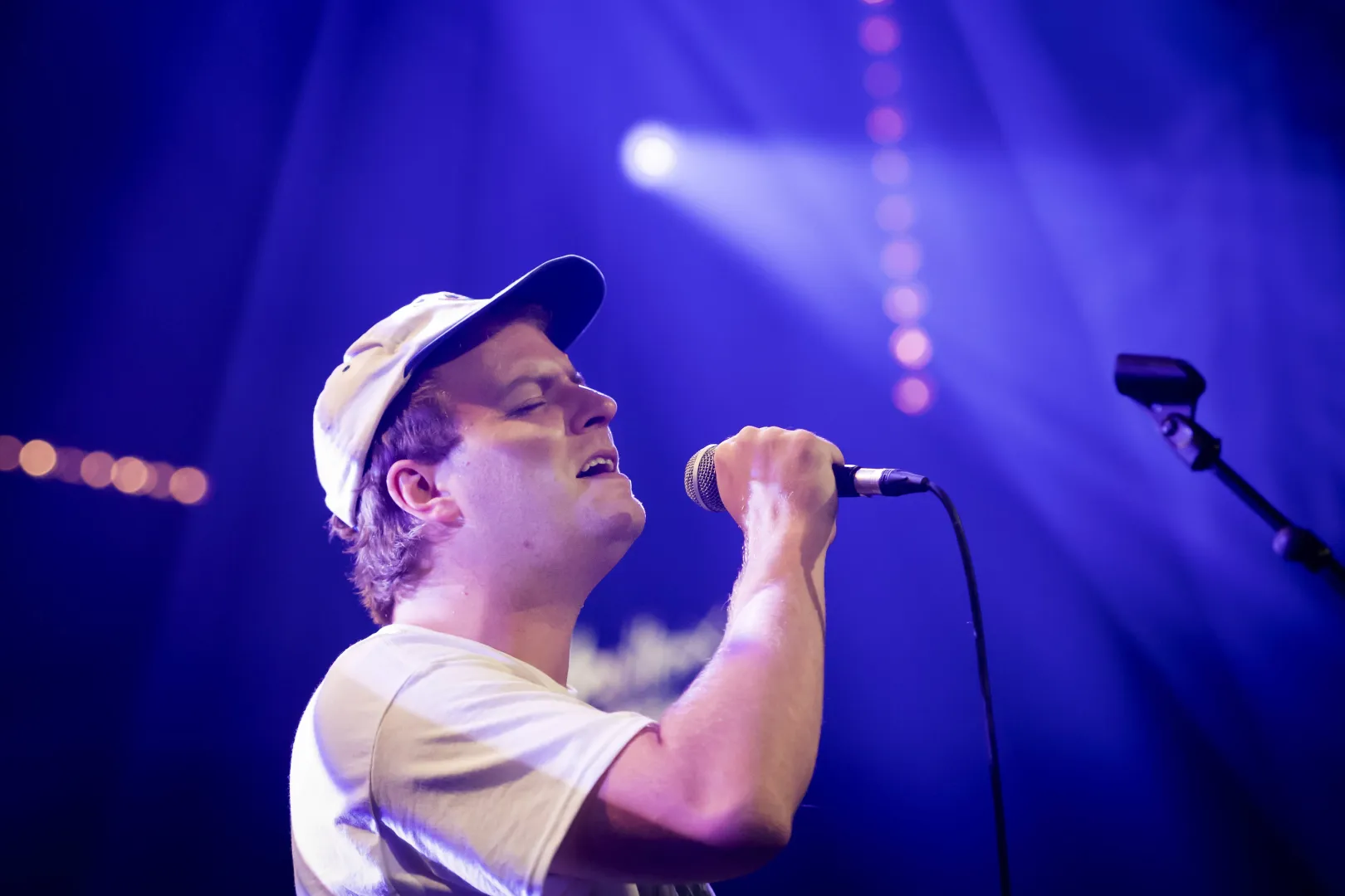 Mac DeMarco. Fot. EPA/JEAN-CHRISTOPHE