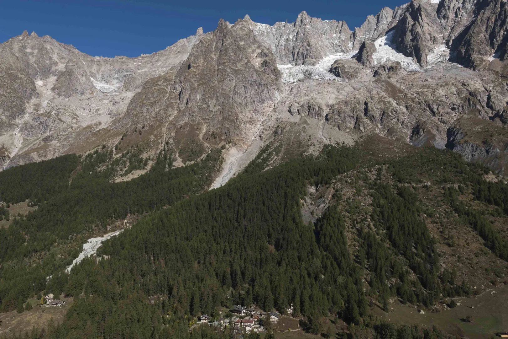 Lodowiec na Mont Blanc, fot. PAP/EPA/ANSA/RICCARDO DALLE LUCHE