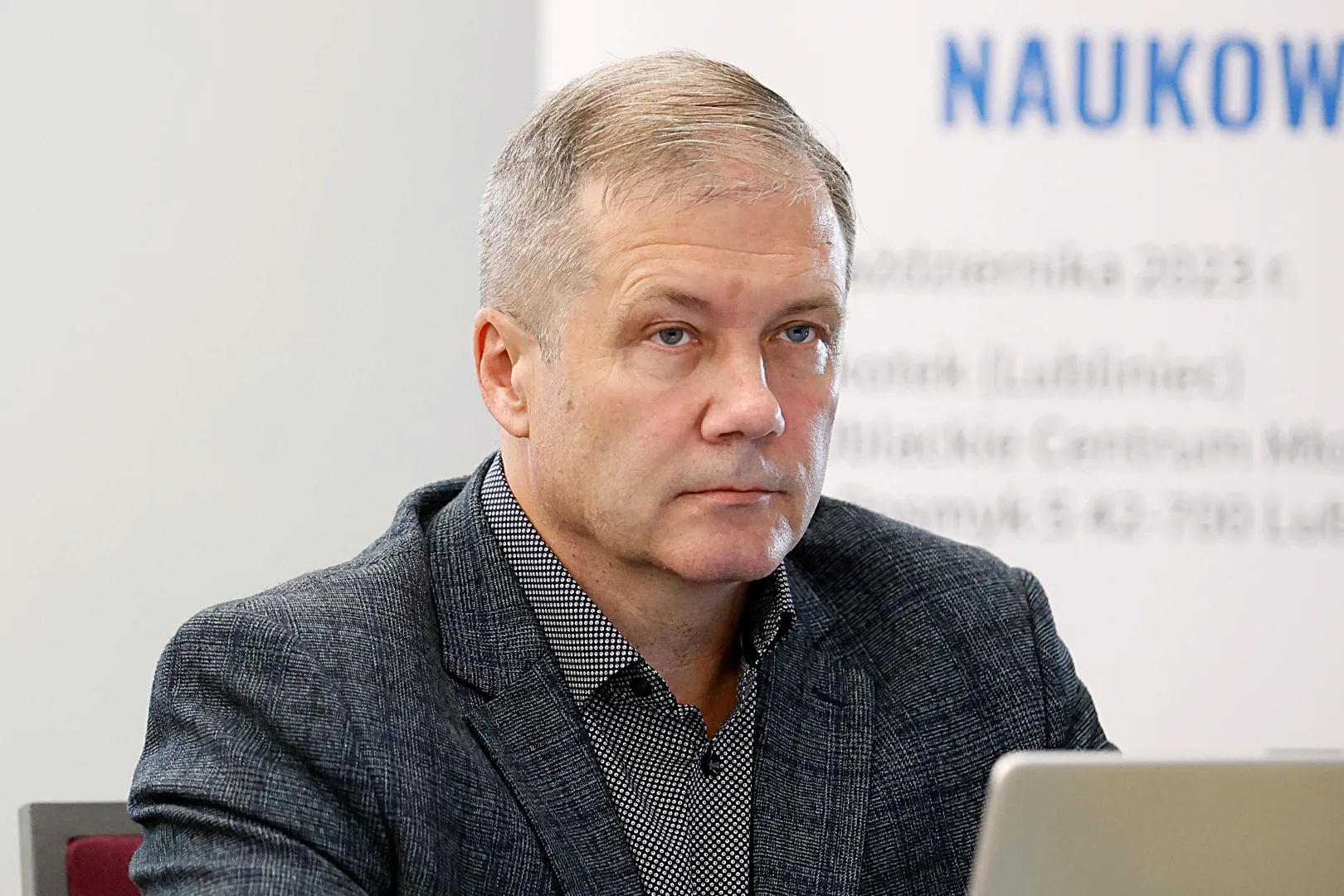 Prof. Ołeksandr Zajcew podczas międzynarodowej konferencji naukowej "Pojednanie polsko-ukraińskie: doświadczenia i perspektywy" w Oblackim Centrum Młodzieżowym w Kokotku. Fot. PAP/W. Deska