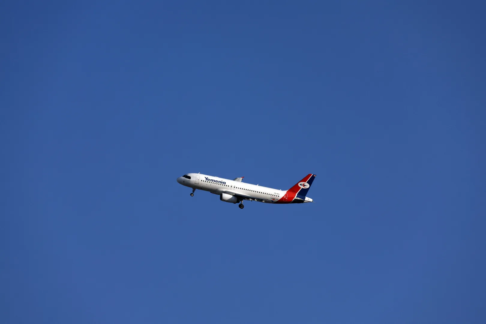 Samolot Airbus A320, zdjęcie ilustracyjne. Fot. PAP/EPA/YAHYA ARHAB