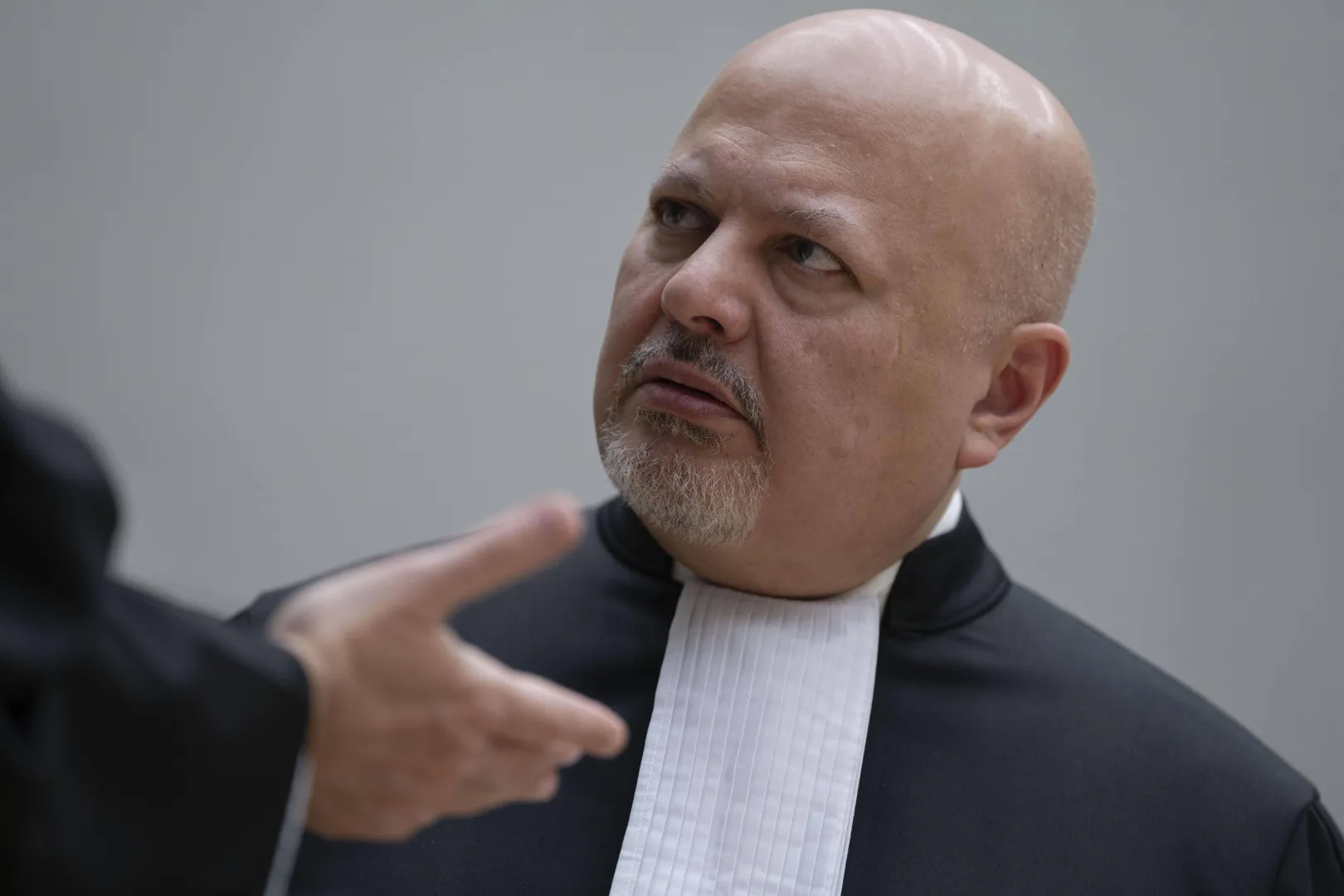 Karim Khan. Fot. EPA/PETER DEJONG / POOL