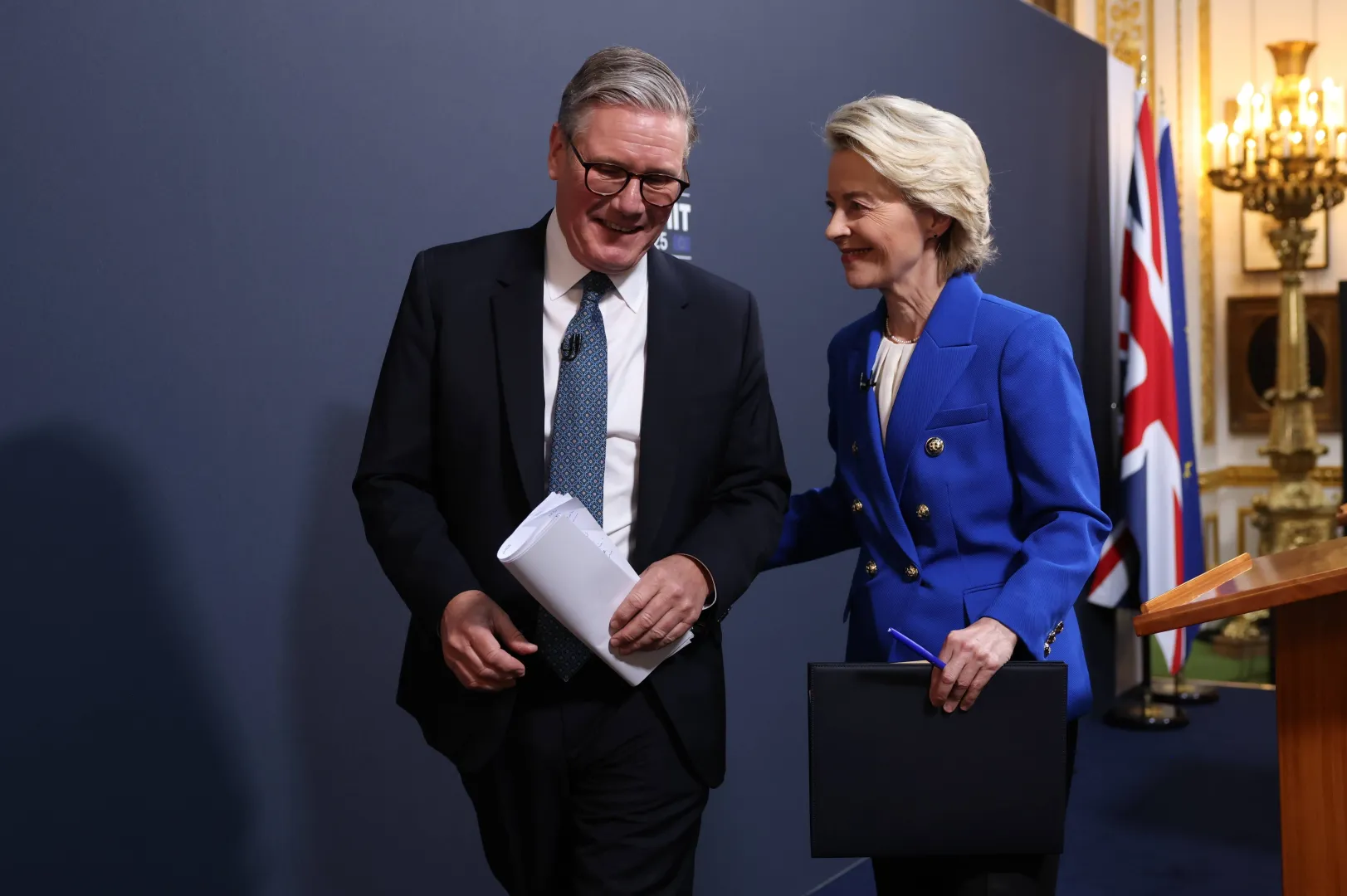 Keir Starmer, Ursula von der Leyen. Fot. PAP/EPA/NEIL HALL 