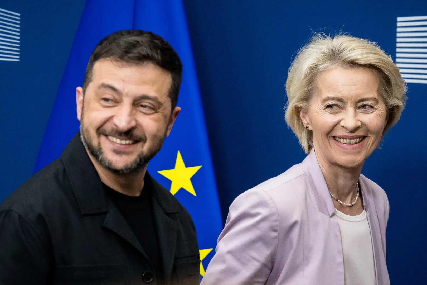  Prezydent Ukrainy Wołodymyr Zełenski oraz przewodnicząca KE Ursula von der Leyen. Fot. PAP/	Wiktor Dąbkowski