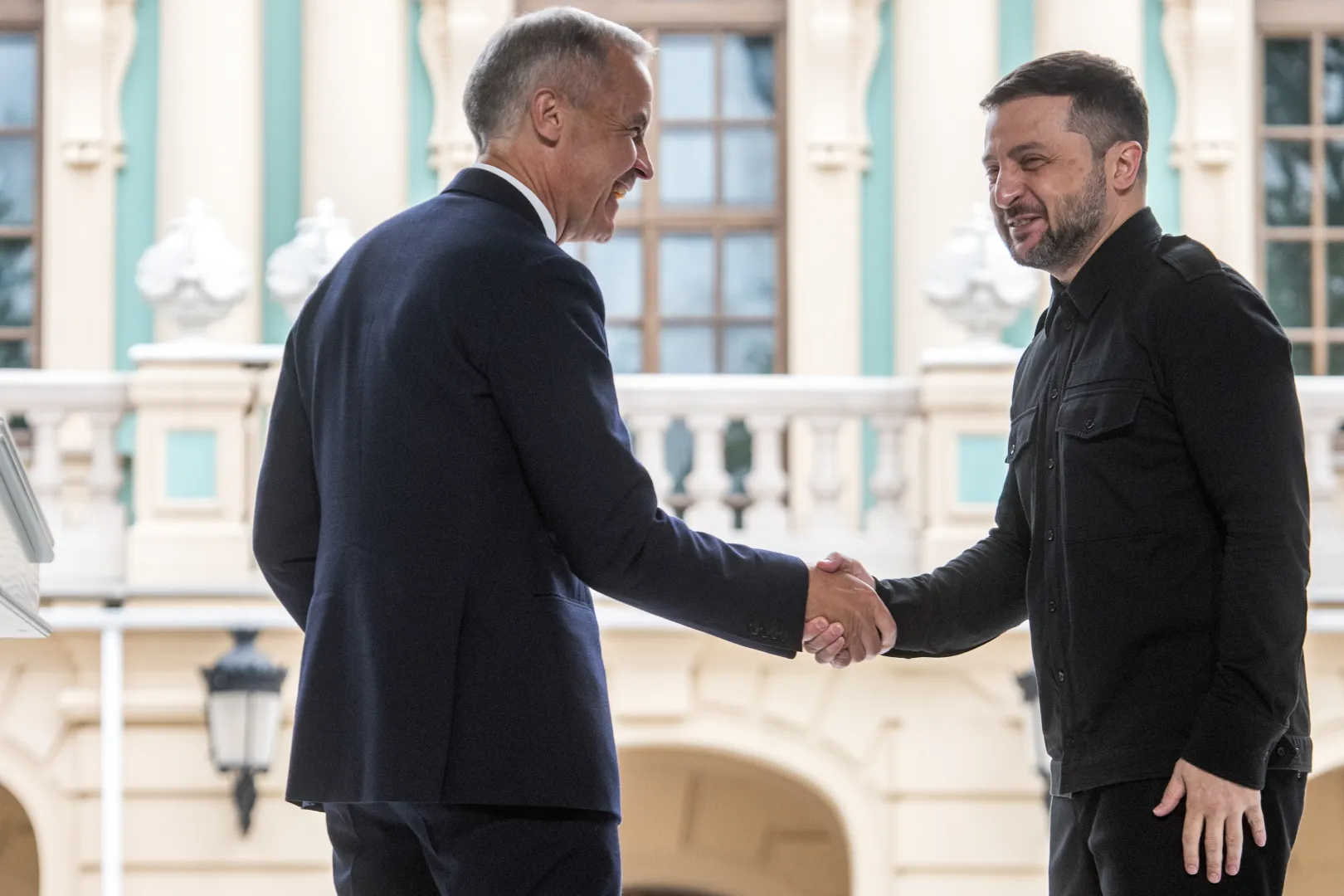 Premier Kanady Mark Carney  i prezydent Ukrainy Wołodym Zełenski. Fot. PAP/	Vladyslav Musiienko (zdjęcie ilustracyjne)