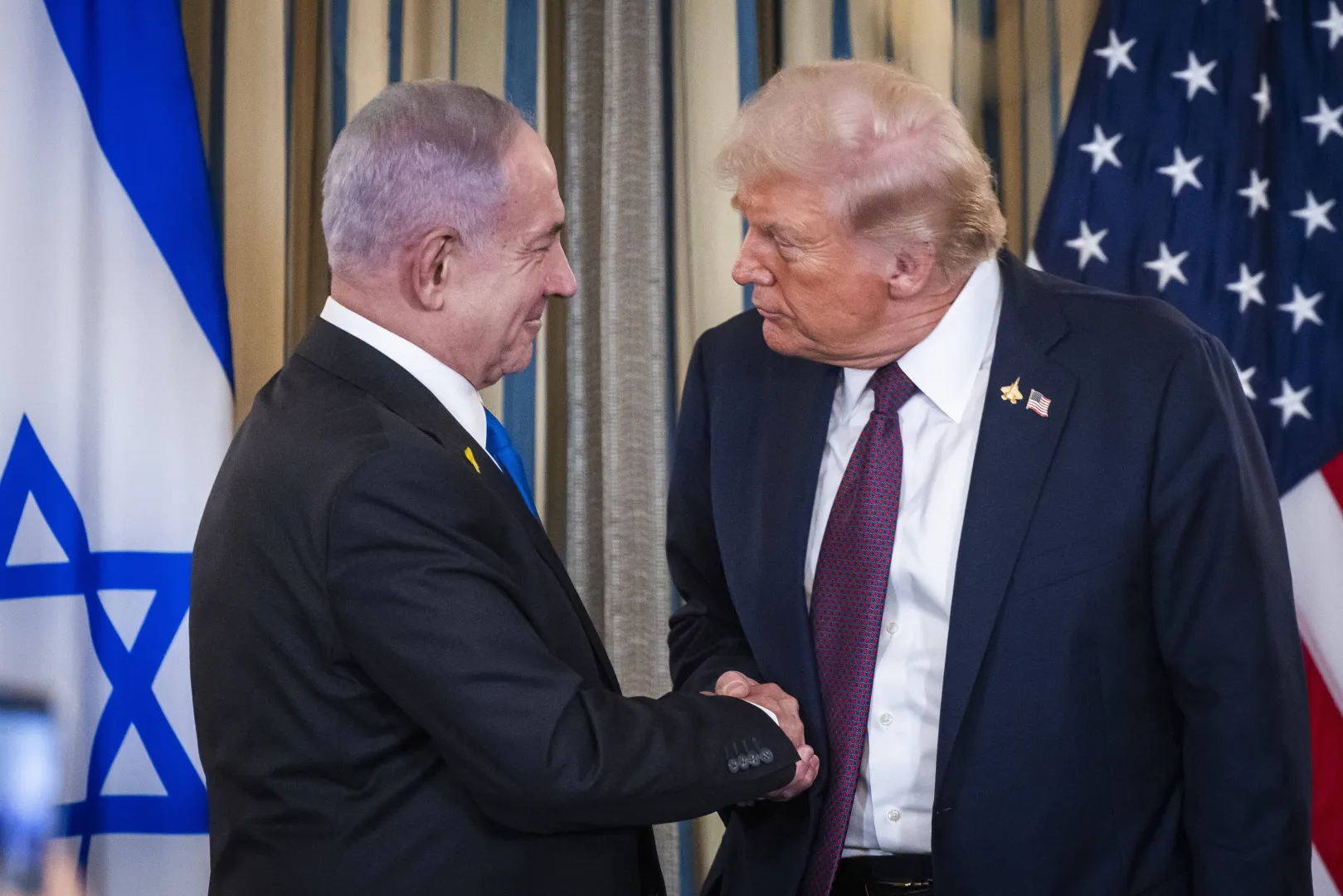 Prezydent USA Donald Trump i premier Izraela Benjamin Netanjahu. Fot. PAP/EPA/JIM LO SCALZO / POOL