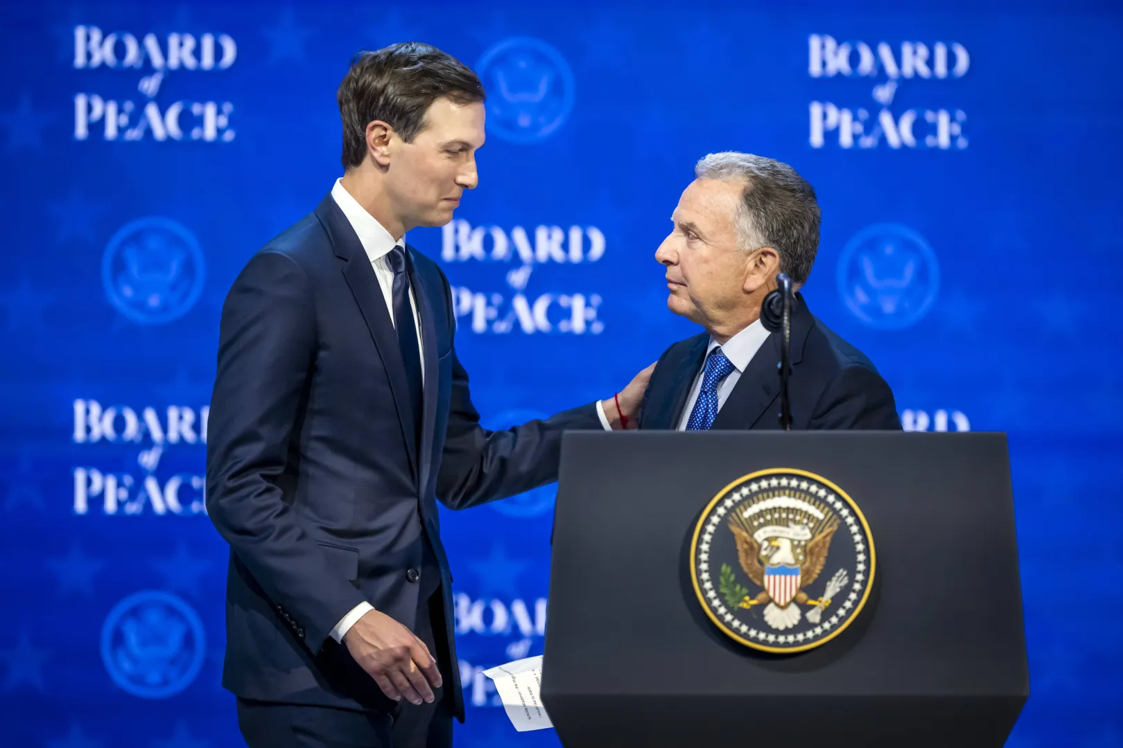Jared Kushner i Steve Witkoff. Fot. PAP/EPA/GIAN EHRENZELLER