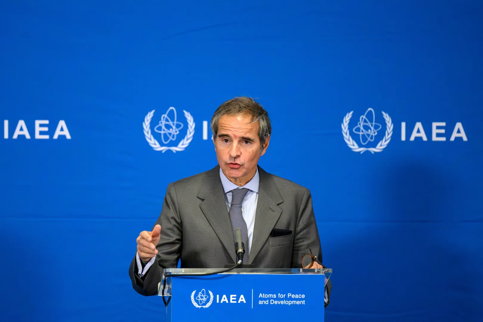 Rafael Grossi. Fot. PAP/EPA/MAX SLOVENCIK