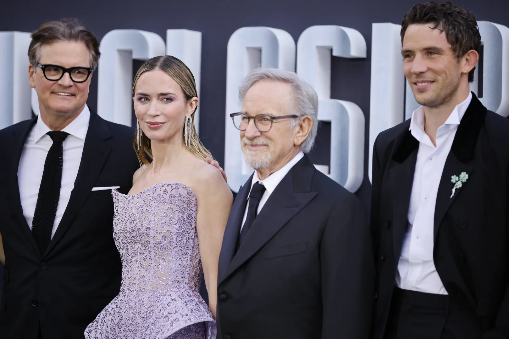 Od lewej: Colin Firth, Emily Blunt, Steven Spielberg i Josh O'Connor. Fot. PAP/EPA/TOLGA AKMEN