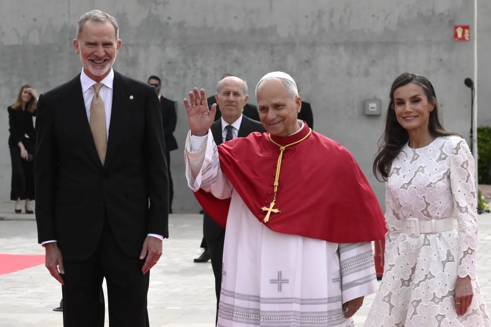 Madryt. Papież Leon XIV, król Hiszpanii Filip VI i królowa Hiszpanii Letycja, fot. PAP/EPA/ANSA/CIRO FUSCO