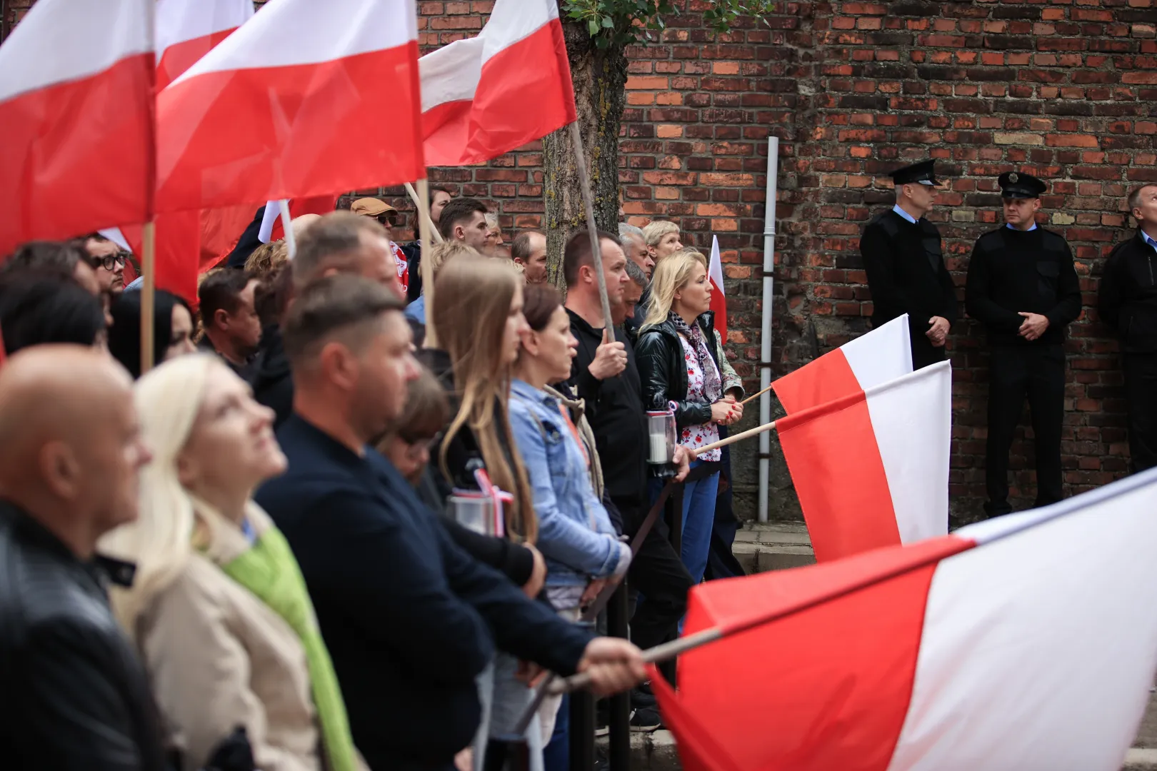 Uroczystości pod Ścianą Śmierci na terenie dawnego niemieckiego obozu Auschwitz. Fot. PAP/	Jarek Praszkiewicz