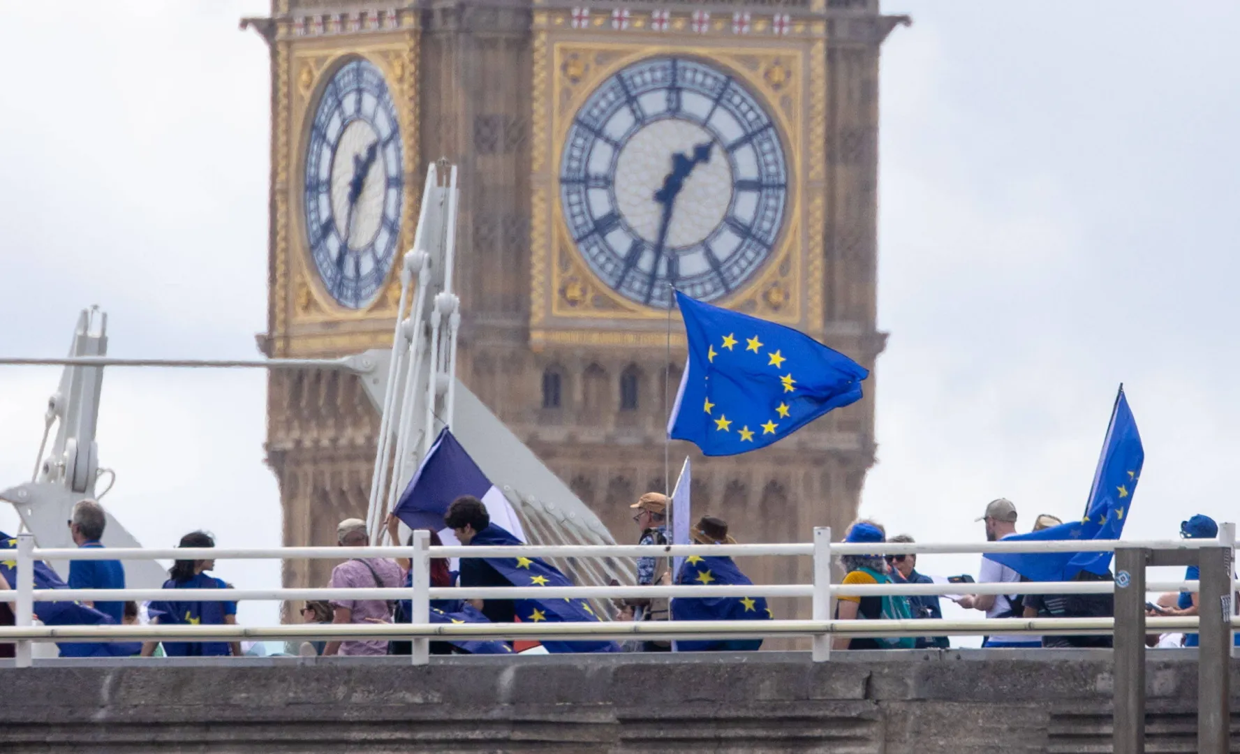 Marsz zwolenników powrotu do UE w Londynie. Fot. EPA/TAYFUN SALCI 