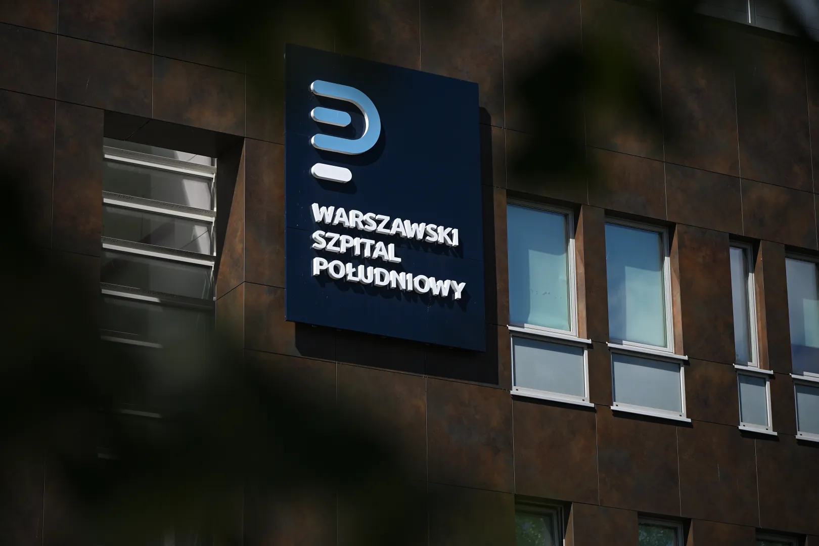 Siedziba Szpitala Południowego w Warszawie. Fot. PAP/Marcin Obara